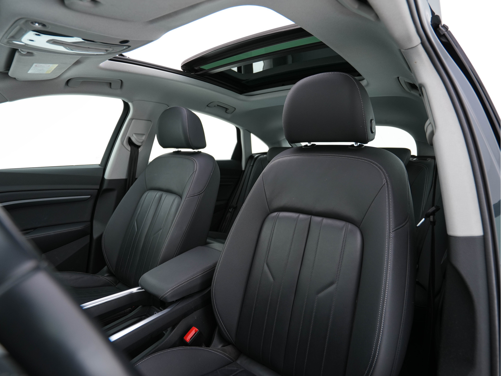 Audi e-tron Sportback 55 Quattro Business-Edition-Plus 95 kWh [ 3-Fase ] Aut. *PANO | MILANO-LUXURY-LEATHER |  ADAPTVE-CRUISE | DIGI-COCKPIT | FULL-LED | MEMORY-PACK | KEYLESS | NAVI-FULLMAP | AUDI-SOUND | COMFORT-SEATS | 20''ALU*