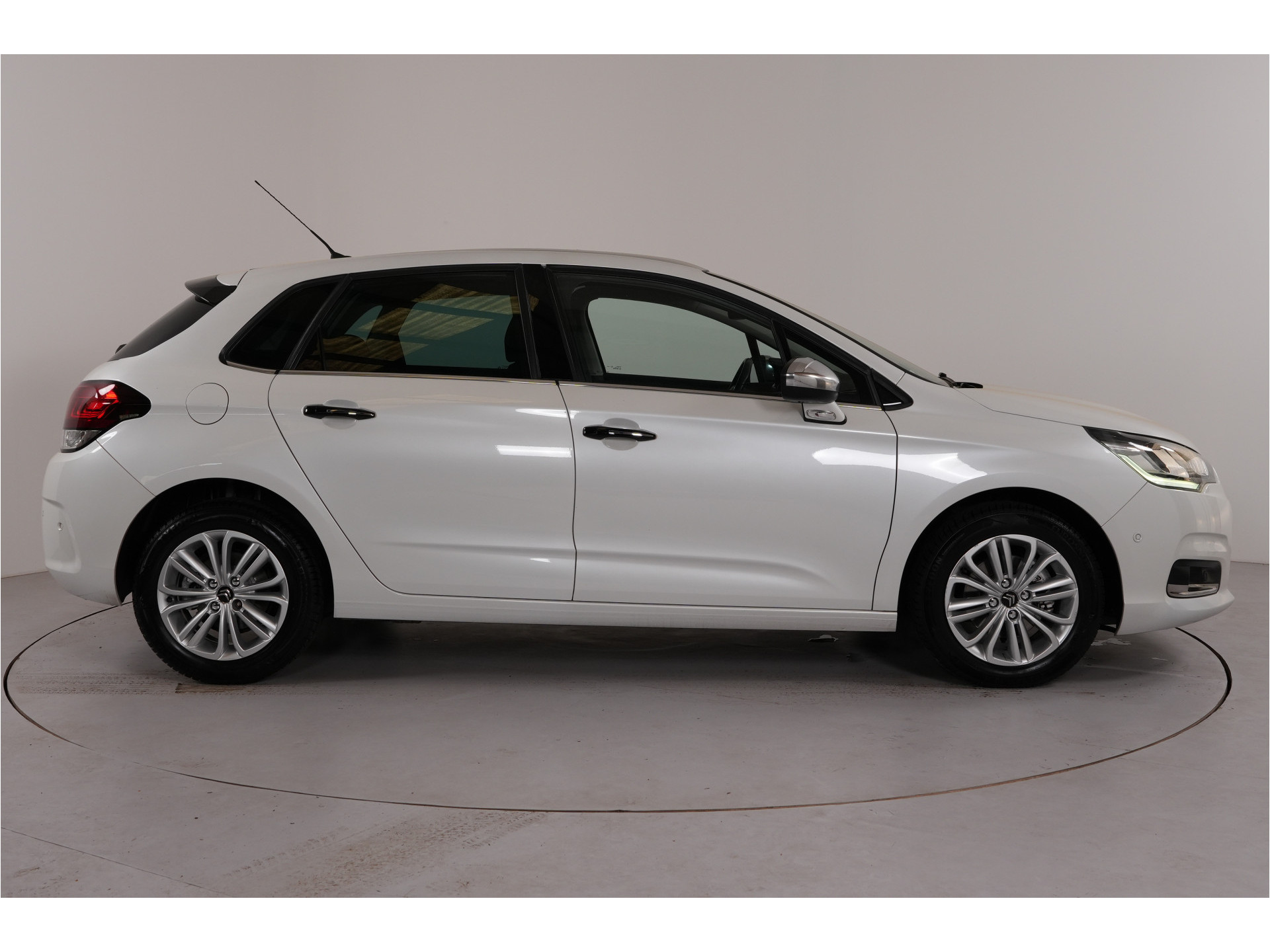 Citroën C4 1.2 PureTech Feel Collection | Trekhaak | Pano | Cruise | Stl. verw. | Climate | PDC |