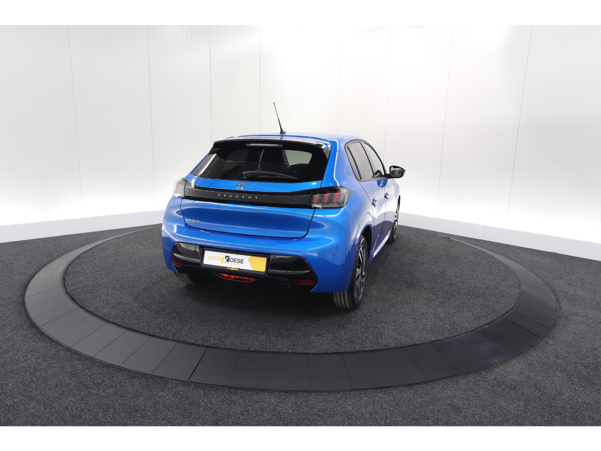 Peugeot 208 PureTech 100 Allure | Stoelverwarming | Adaptieve Cruise Control | Camera | Apple Carplay
