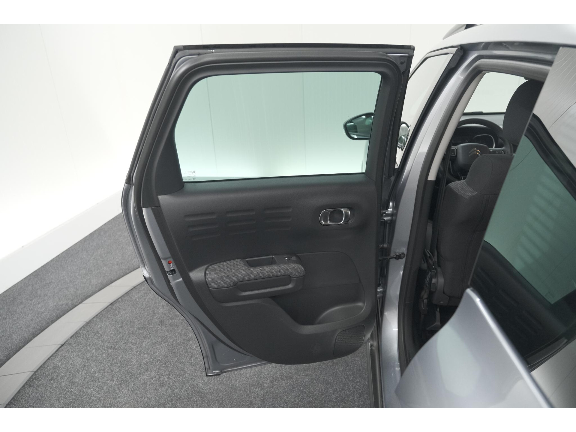 Citroen C3 Aircross PureTech 130 EAT6 Max | Allseason Banden | Parkeersensoren | Navigatie | Apple Carplay