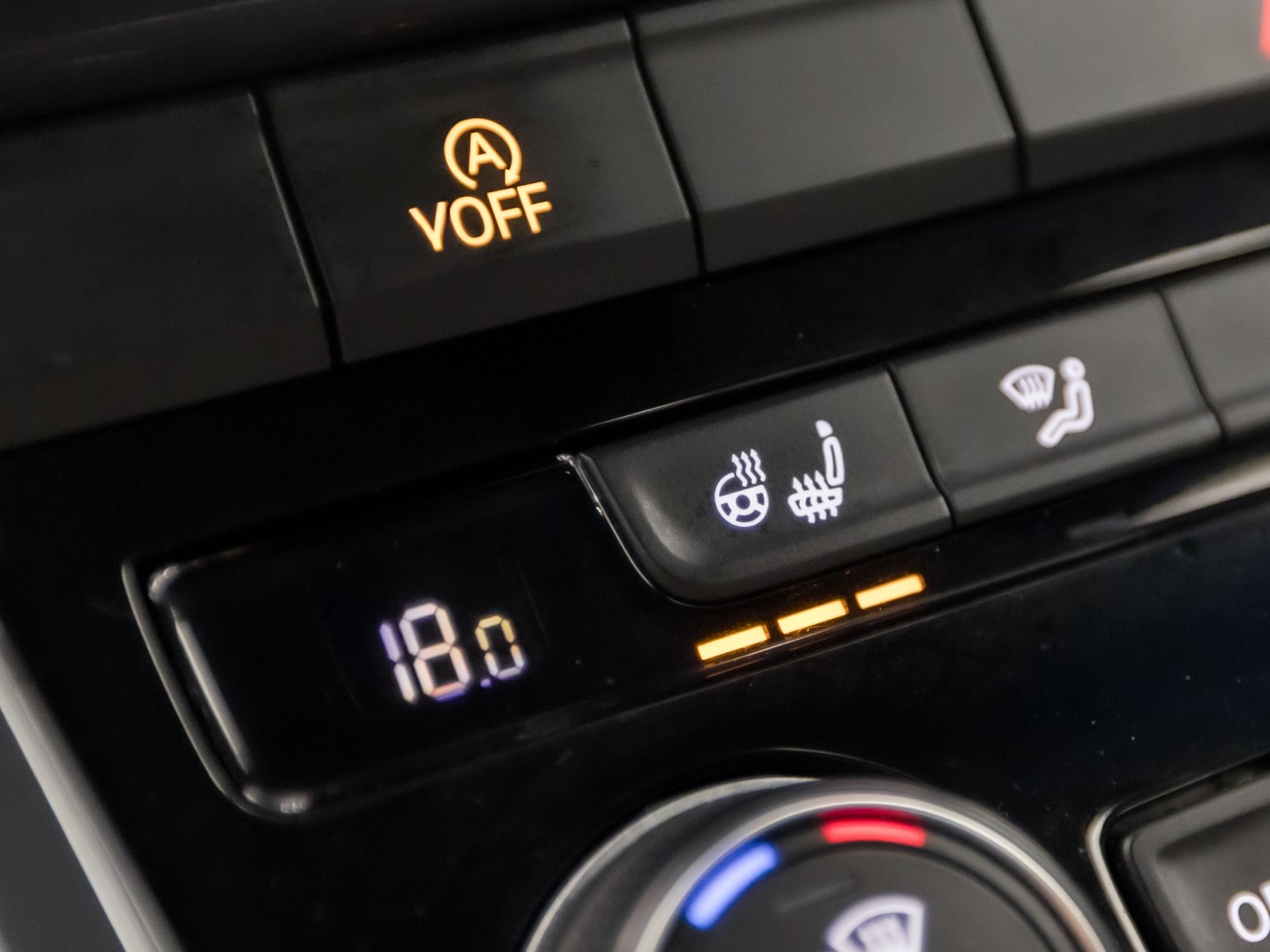 Volkswagen T-Roc 2.0 TSI 4Motion Sport R 190Pk Automaat (VIRTUAL COCKPIT, APPLE CARPLAY, STUUR/STOELVERWARMING, CAMERA, SPORTSTOELEN, GETINT GLAS, ELEK ACHTERKLEP, KEYLESS, NIEUWSTAAT)