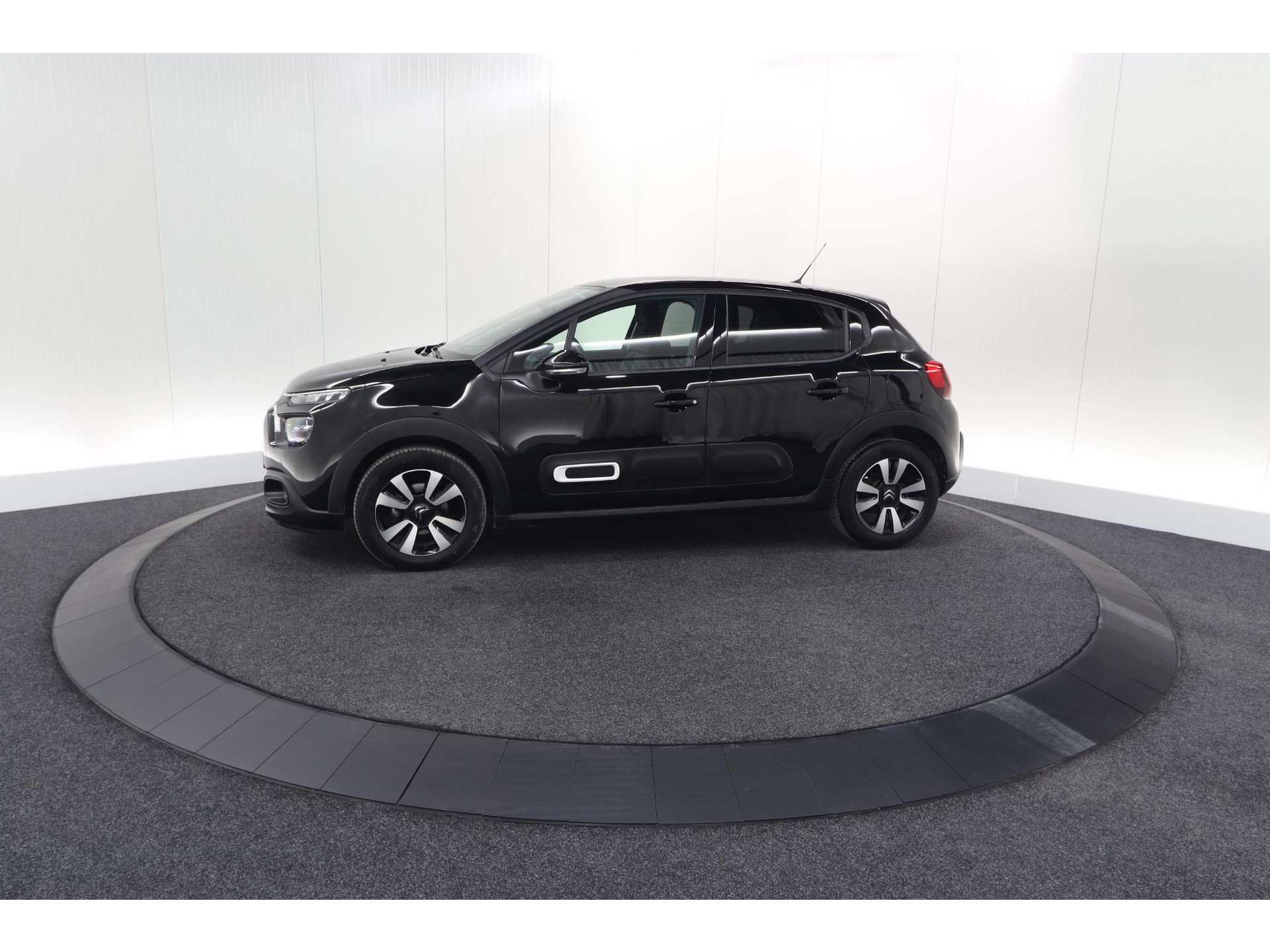 Citroen C3 PureTech 110 EAT6 Max | Apple Carplay | Parkeersensoren | Climate Control | 16 Inch Lichtmetalen Velgen