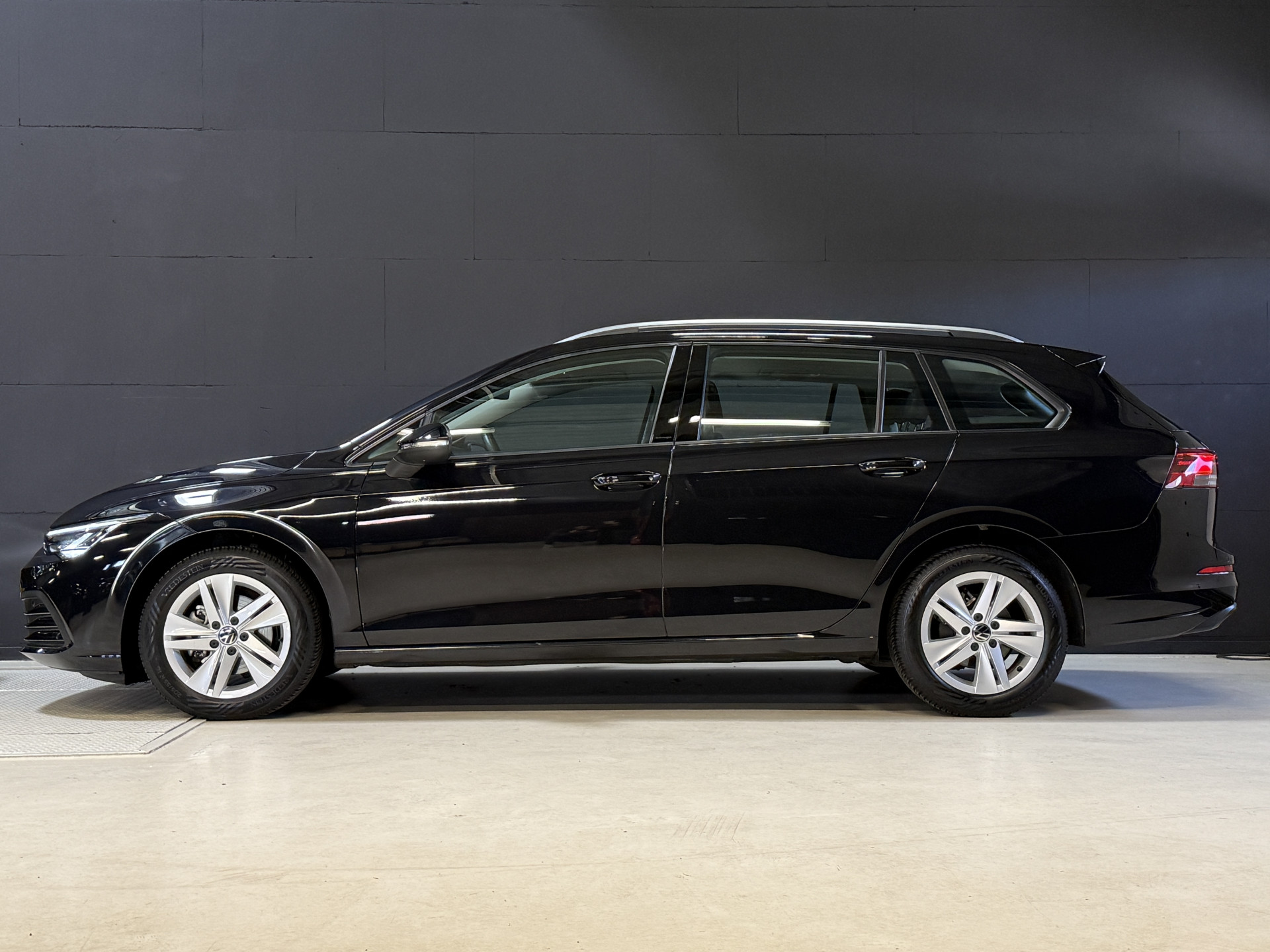 Volkswagen Golf Variant 1.0 TSI Life | Carplay | ACC | Draadloze lader