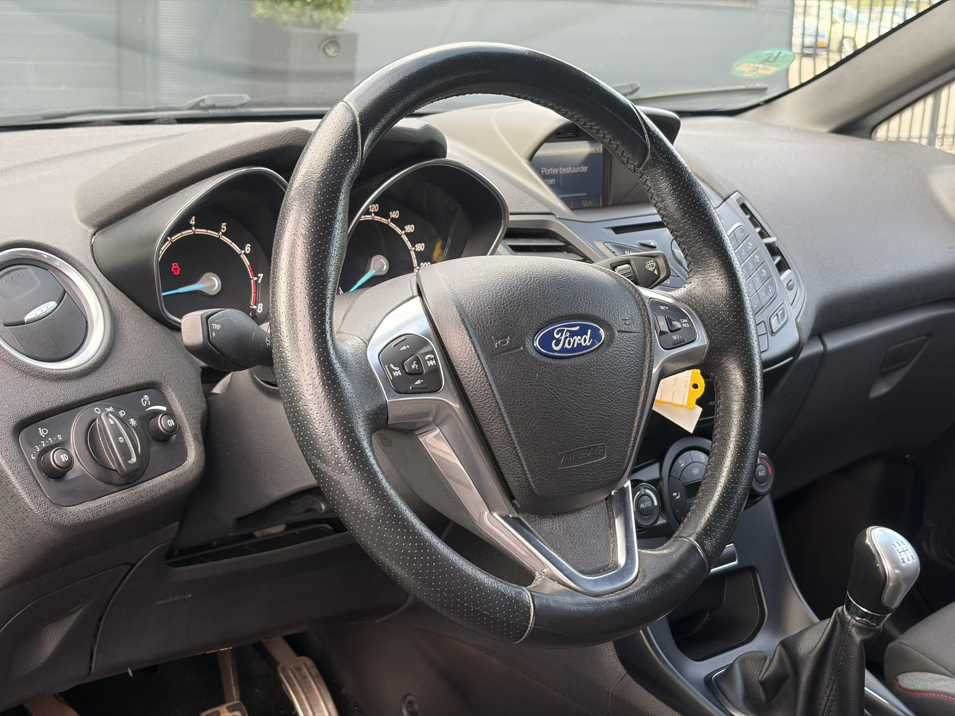 Ford Fiesta 1.0 EcoBoost ST Line 102pk l Navi l 2e Eigenaar l Airco l Cruisel 5 Deurs l  Pdc l 17''Lm velgen l Recent beurt gehad l Bj 12-2016 l N.A.P l Apk tot 01-2027