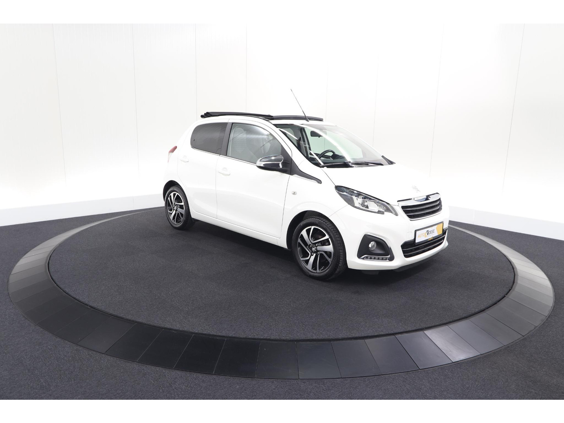 Peugeot 108 1.0 e-VTi Allure TOP! | Elektrisch Vouwdak | Camera | Navigatie | Climate Control