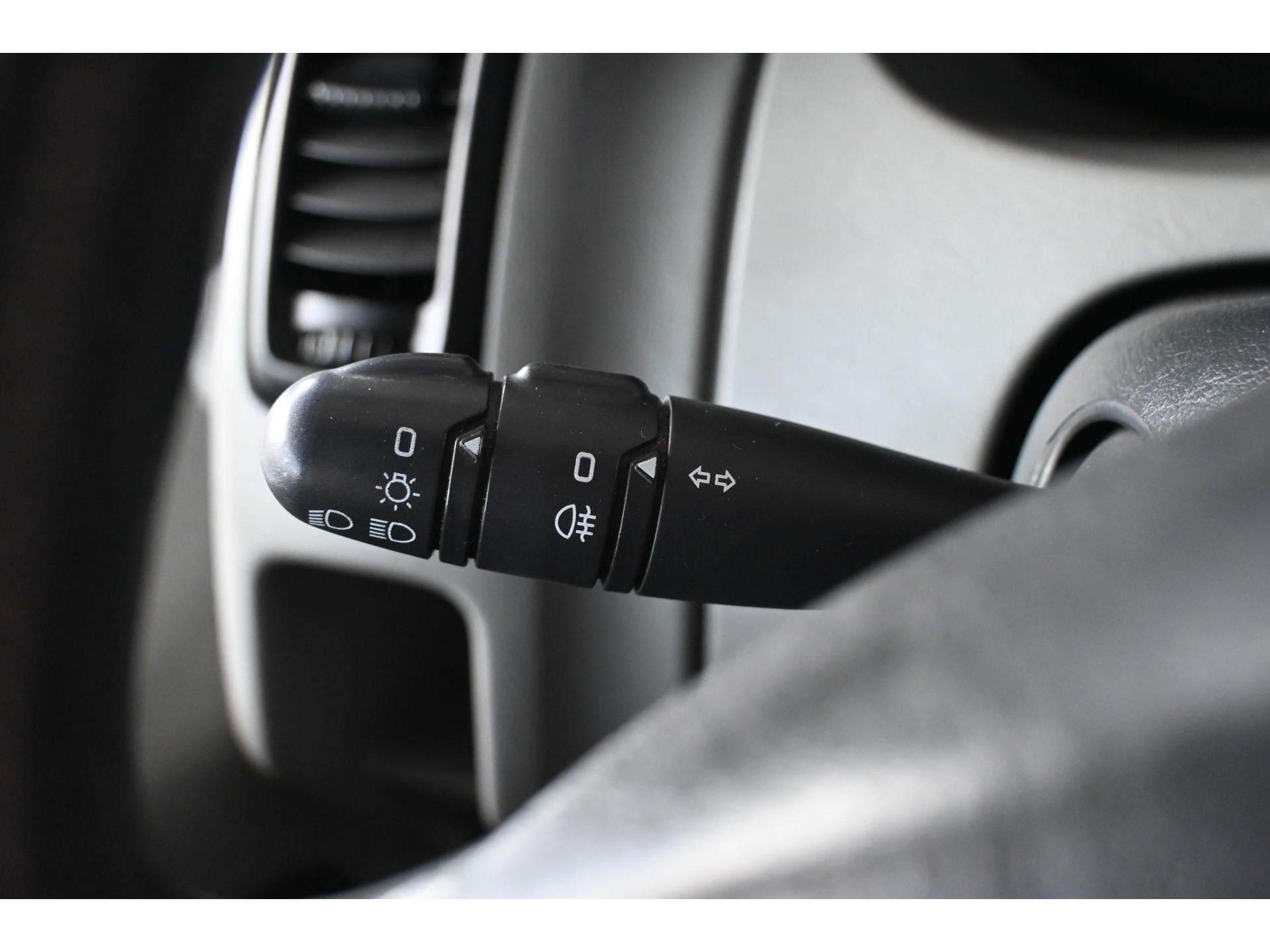 Opel Vivaro Combi 2.5 CDTI L1H1 Automaat 9 Persoons Airco Trekhaak Rijklaarprijs! Inruil Mogelijk!