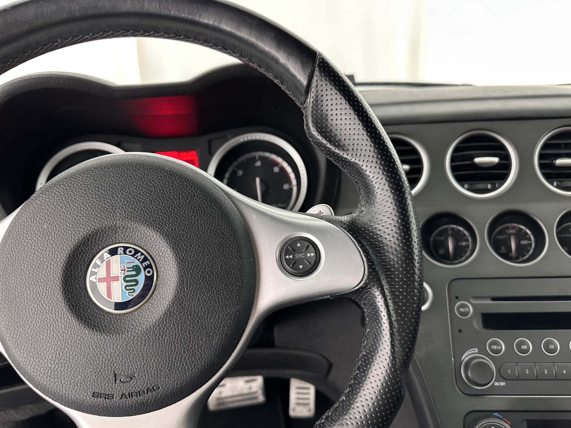 Alfa Romeo Spider 2.4 JTD Q-Tronic Exclusive TI-Sportpack Aut. *LUXURY-LEATHER | BI-XENON | SPORT-SEATS | ECC | SHIFTPADDLES | PDC | CRUISE | 19''ALU*