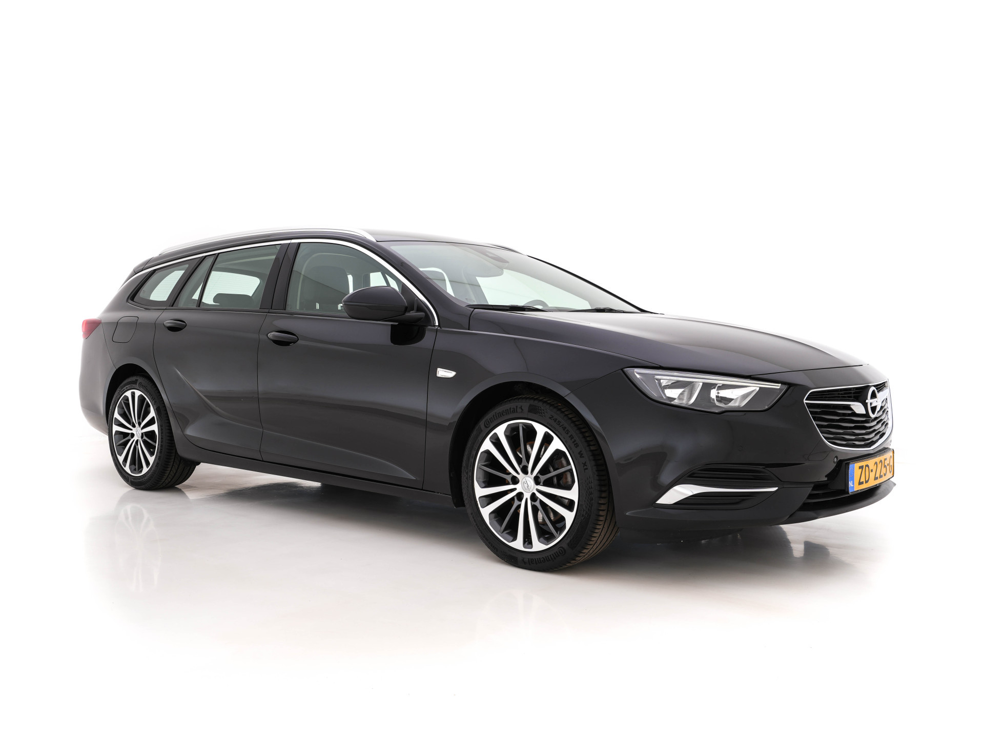 Opel Insignia Sports Tourer 1.5 Turbo Business Executive Aut. *NAVI-FULLMAP | LEATHER-FABRIC | KEYLESS | DAB+ | SPORT-SEATS  | ECC | PDC | CRUISE | TOWBAR | CARPLAY | 18''ALU*