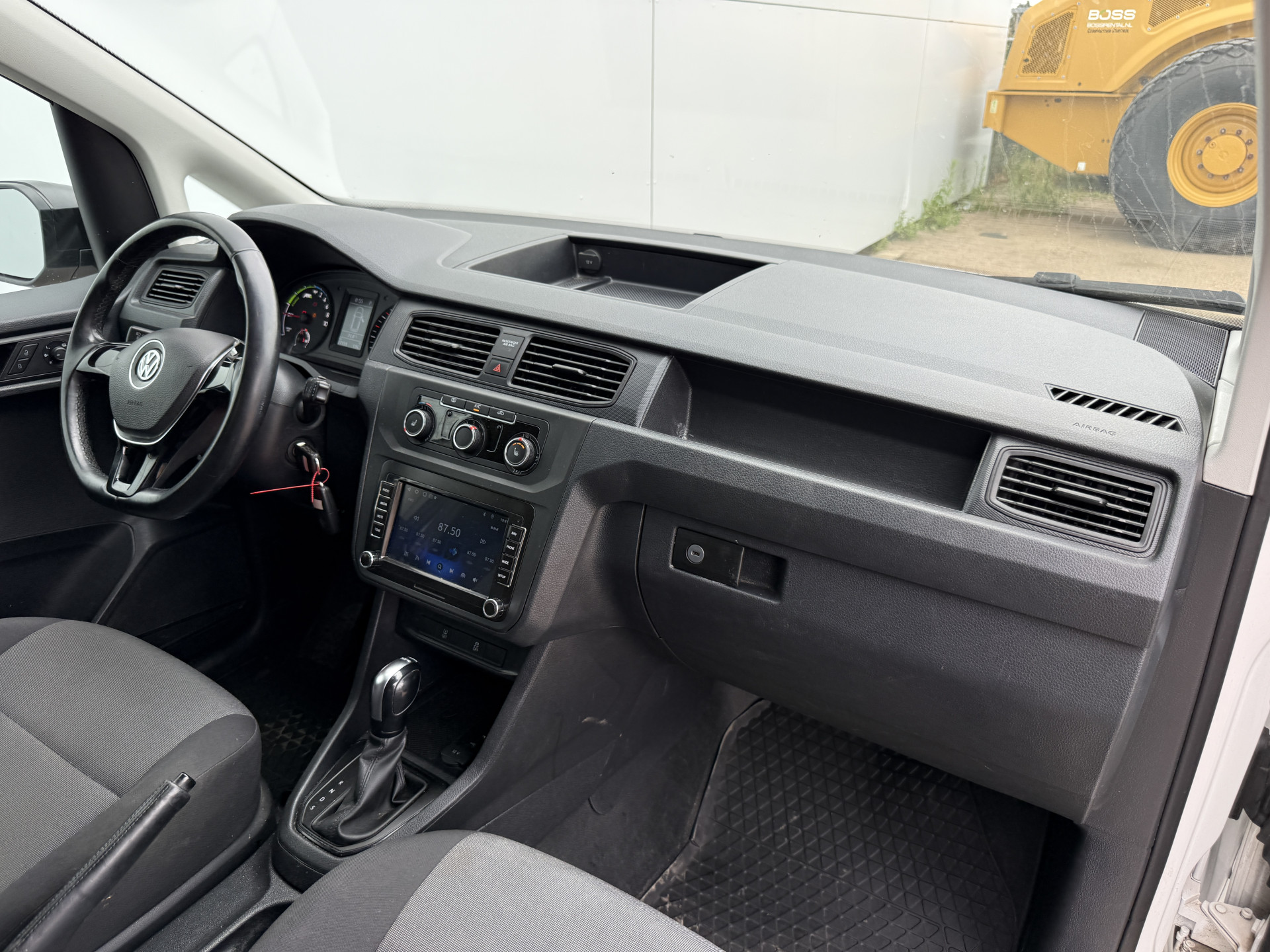 Volkswagen e-Caddy 37kWh 113PK L2H1 Elektrisch Caddy ABT Maxi 37,3kWh 159km WLTP LED Trekhaak Airco Stoelverwarming Parkeersensoren