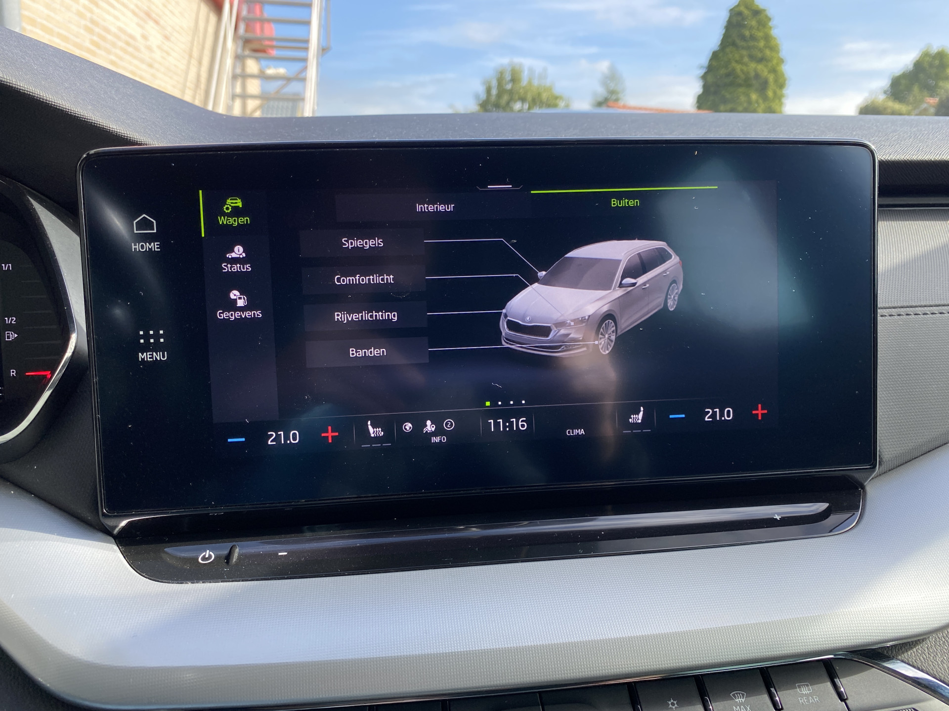 ŠKODA Octavia Combi 1.0 e-TSI Business Edition Plus AUT. | 1e eigenaar | dealer onderh. | navigatie | trekhaak | carplay | adaptieve cruise