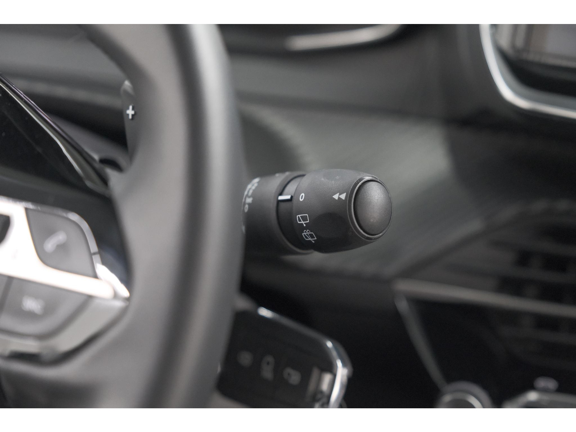 Peugeot 208 Hybrid 110 e-DCS6 Style | Parkeersensoren | Apple Carplay | Cruise Control | Airco