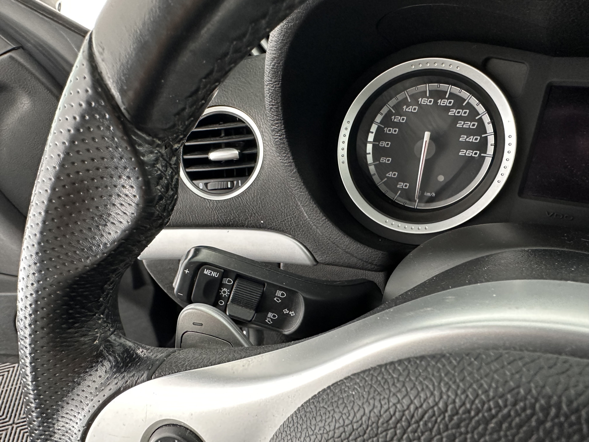 Alfa Romeo Spider 2.4 JTD Q-Tronic Exclusive TI-Sportpack Aut. *LUXURY-LEATHER | BI-XENON | SPORT-SEATS | ECC | SHIFTPADDLES | PDC | CRUISE | 19''ALU*