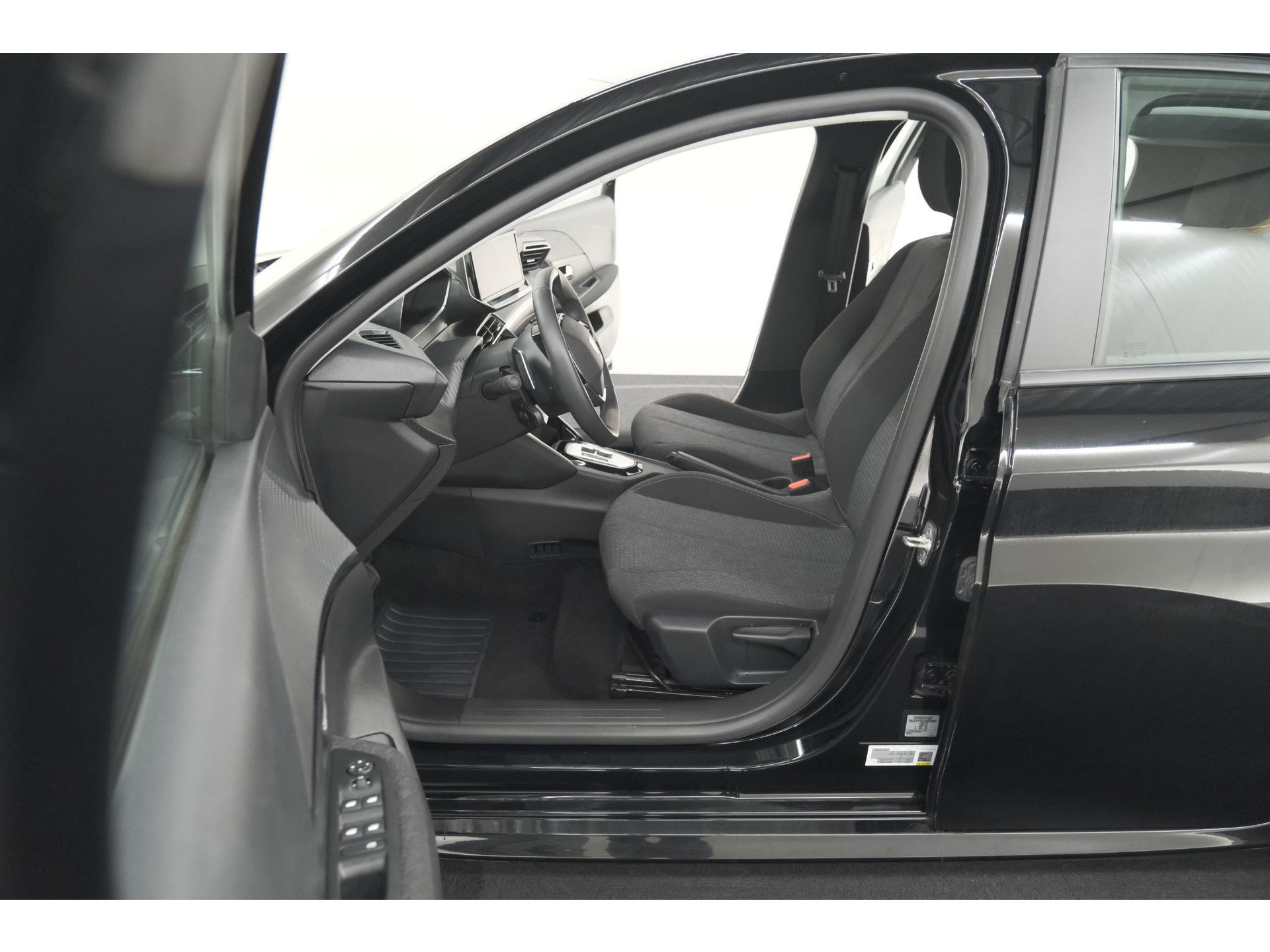 Peugeot 208 1.2 Hybrid 110 e-DCS6 Style | Parkeersensoren | Apple Carplay | Cruise Control | Airco