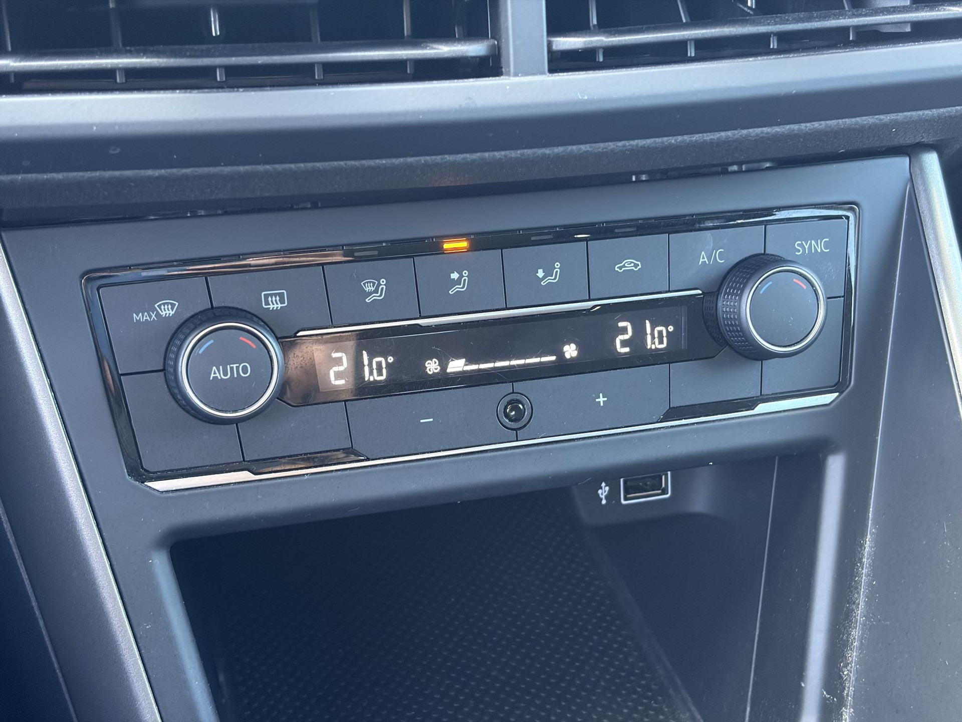 Volkswagen Polo 1.0 MPI Comfortline ✓2e Eigenaar✓Camera✓Carplay✓Clima✓Cruise✓Zeer Zuinig✓Weinig km✓N.A.P✓Apk tot 02-2027