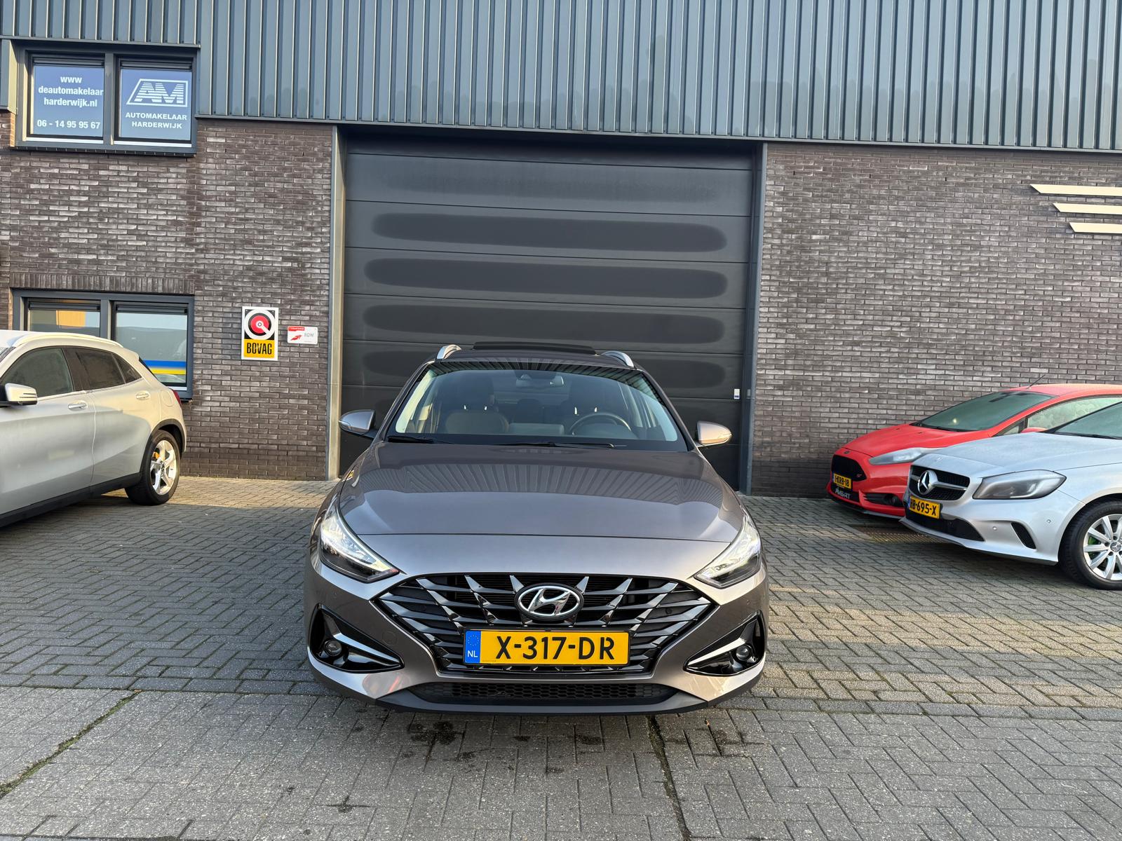 Hyundai i30 Wagon 1.5 T-GDi MHEV Premium | 1E EIGENAAR | 3/6/12MND GARANTIE| LED | CARPLAY | SCHUIFDAK | DAB | NAVI | CRUISE | 160PK |
