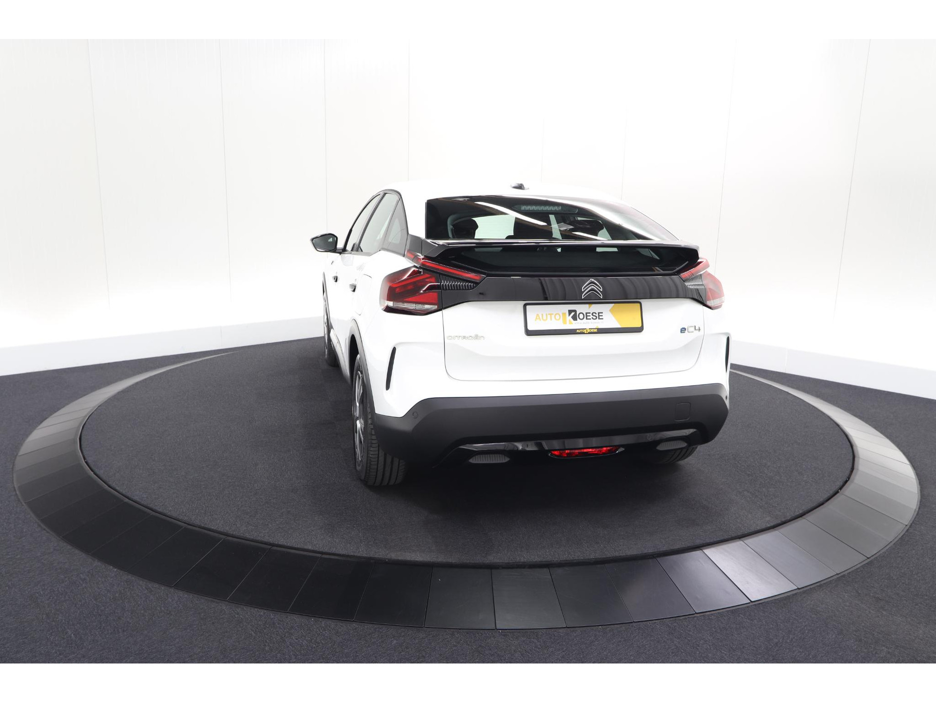 Citroen Ë-C4 Live 50 kWh | 11 KW lader | 93,1% SOH | Apple Carplay | Parkeersensoren | LED
