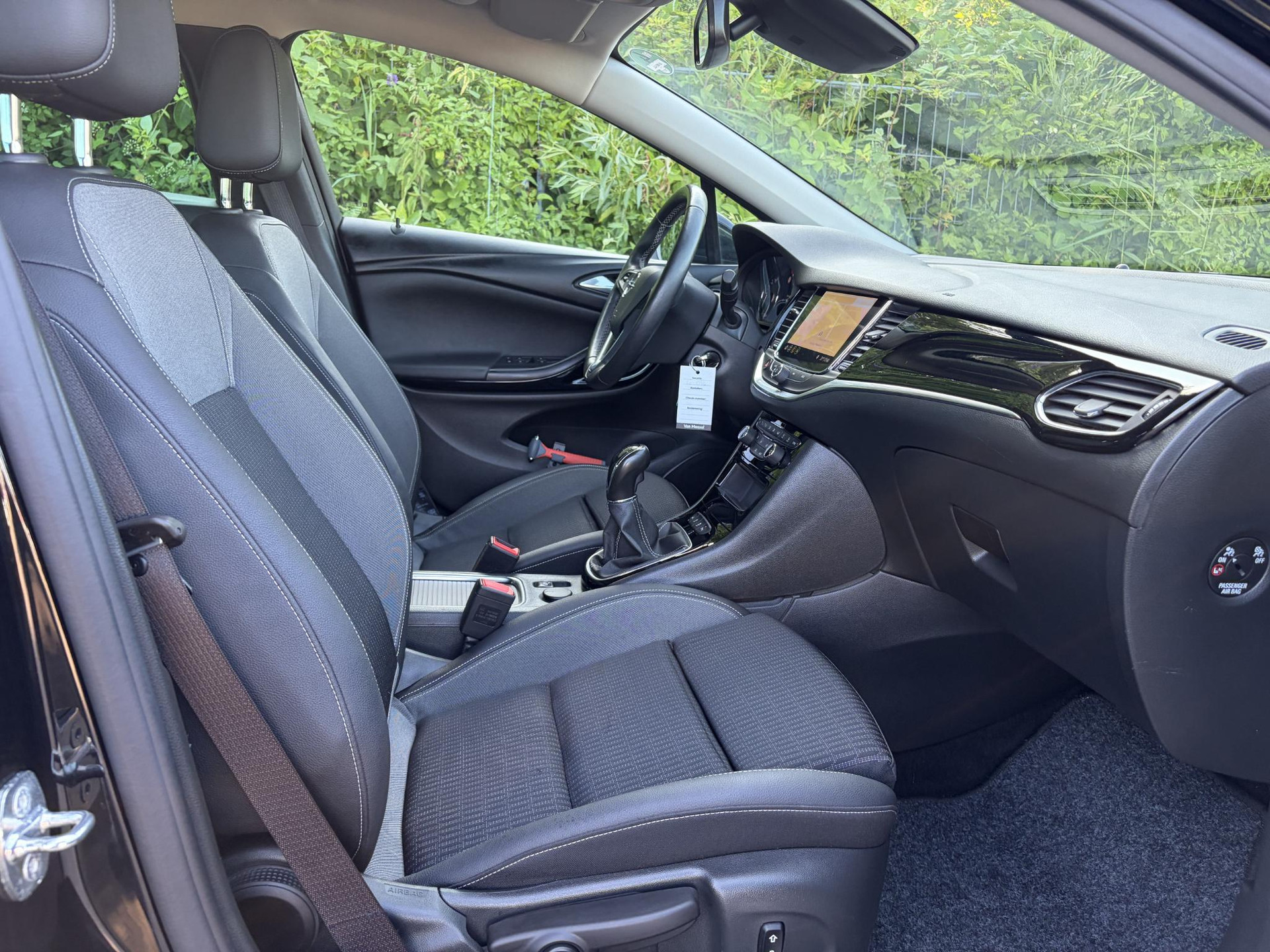 Opel Astra 1.2 Launch Elegance 2e Eigenaar,Camera,Stoelverw-Stuurverw,110pk,Navi,Carplay,Halfleder,Elekt.Stoel,6 Bak,Clima,Cruise,Lm velgen,Pdc V+A,N.A.P,Net beurt gehad,Apk tot 09-2028