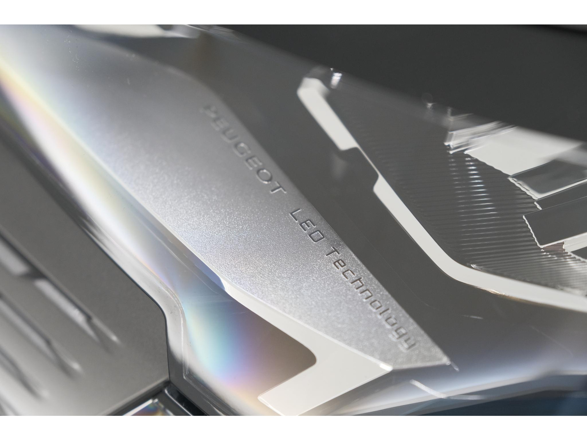 Peugeot 3008 1.6 HYbrid 225 Allure | Camera | Dodehoekdetectie | Navigatie | Apple Carplay