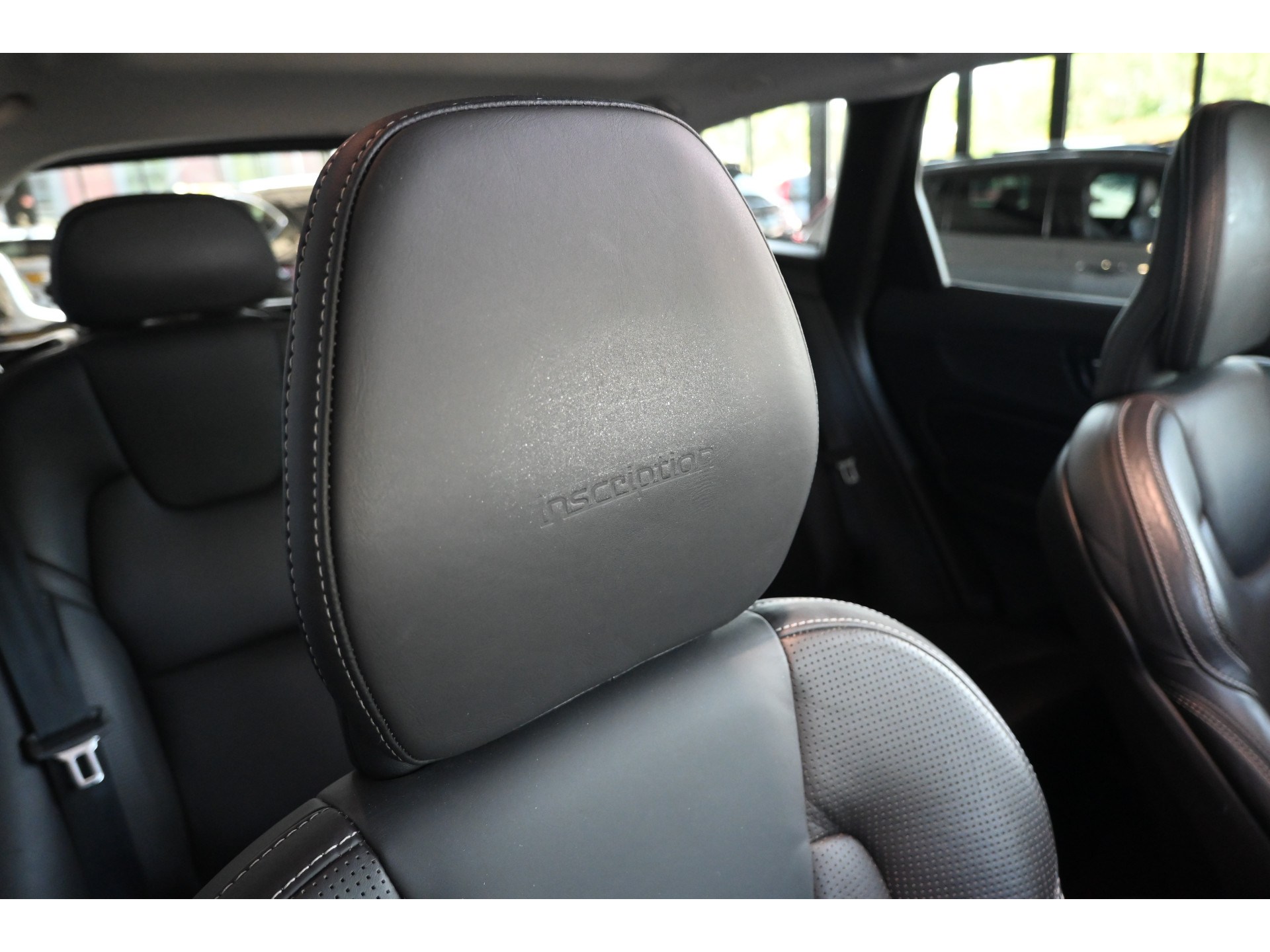 Volvo XC60 2.0 T8 Twin Engine AWD Inscription Harman/Kardon Navigatie Panoramadak Carplay Goed Onderhouden! Inruil Mogelijk!