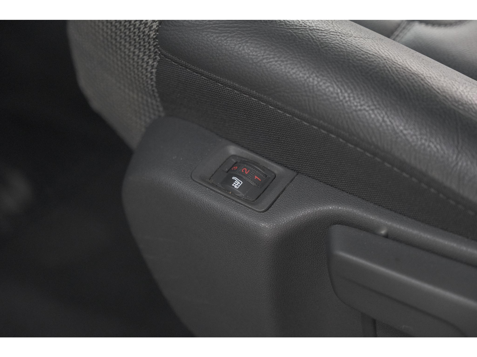 Citroen C3 Aircross PureTech 110 EAT6 Shine | Trekhaak | Panoramadak | Head-Up Display | Camera | Navigatie
