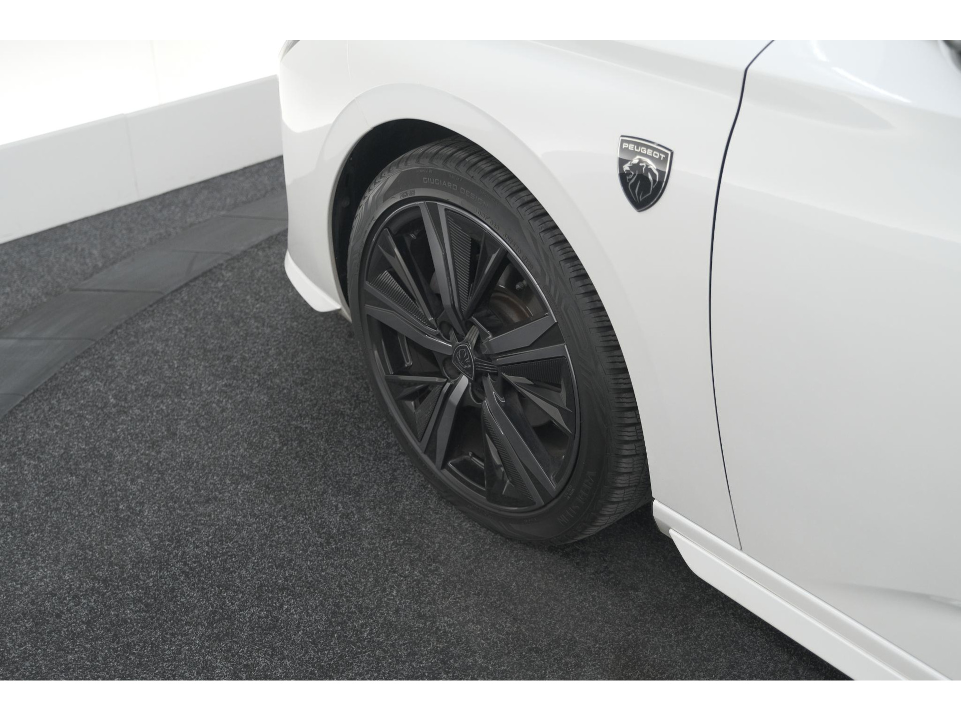 Peugeot 308 PureTech 130 GT | 360 Camera | Stoelen-Pakket | Adaptieve Cruise Control | Apple Carplay