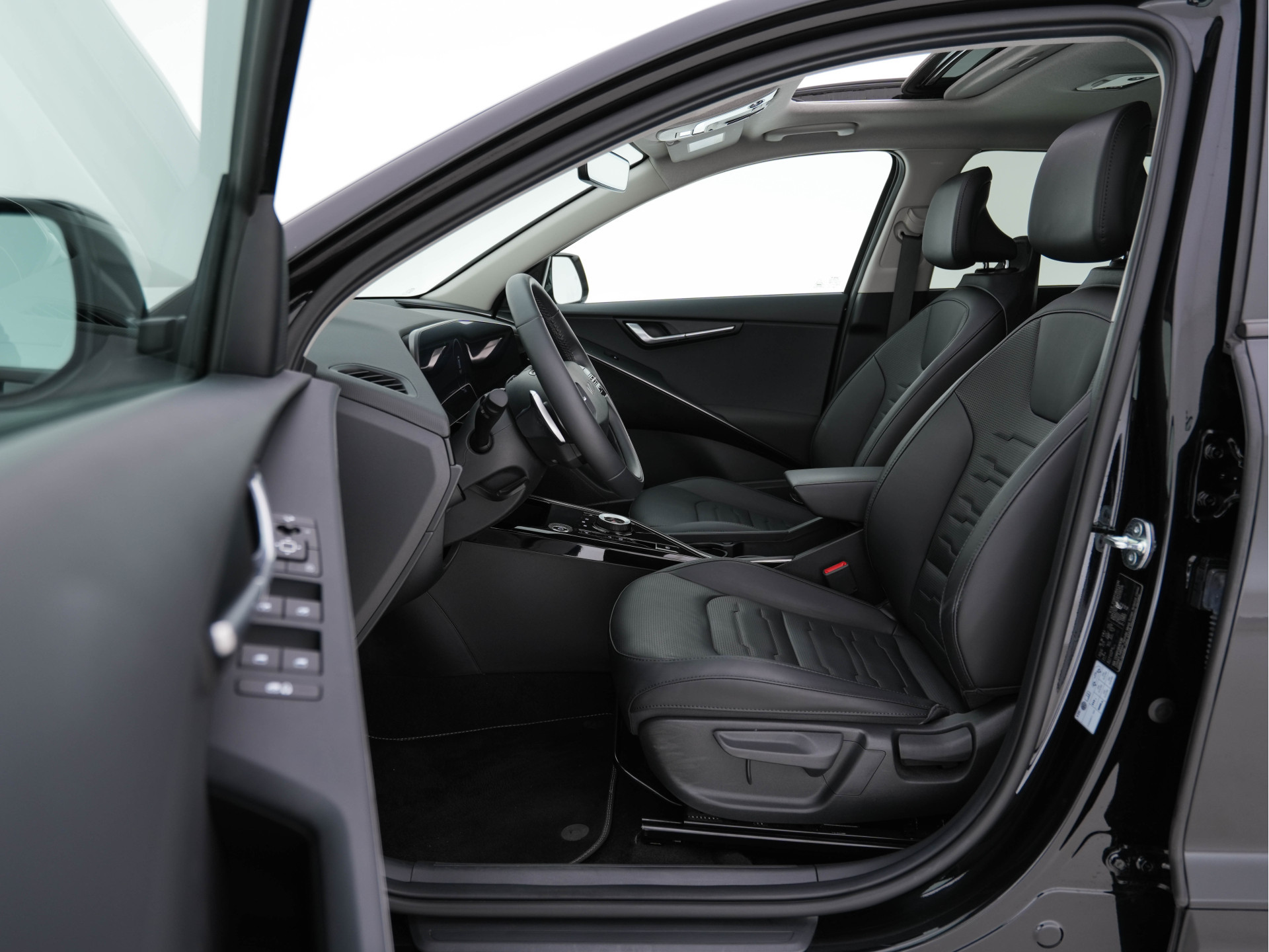 Kia Niro EV DynamicPlusLine 64.8 kWh [ 3-Fase ] (INCL-BTW) Aut. *PANO | HEAD-UP | LEATHER | DIGI-COCKPIT | NAVI-FULLMAP | DAB | ADAPT.CRUISE | CAMERA | COMFORT-SEATS | KEYLESS | DIGI-COCKPIT | SHIFT-PADDLES | HEATED-SEATS | CARPLAY | LANE-