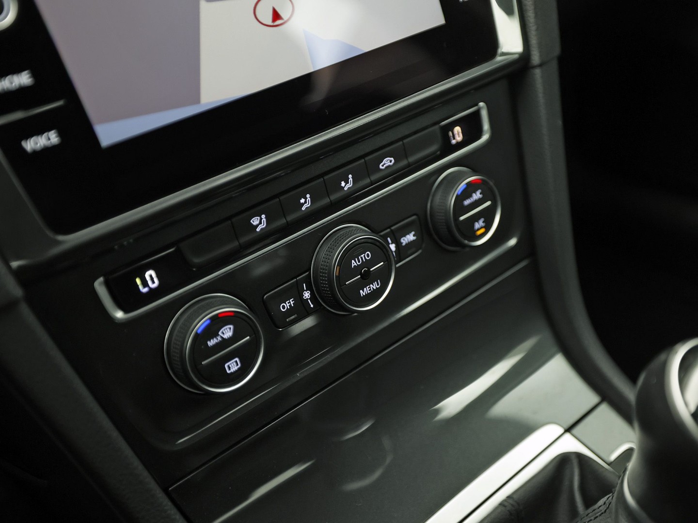 Volkswagen Golf 1.0 TSI Sportline (APPLE CARPLAY, NAP, GROOT NAVI, CLIMATE, PARKEERSENSOREN, SPORTSTOELEN, LM VELGEN, ADAPTIVE CRUISE, NIEUWSTAAT)