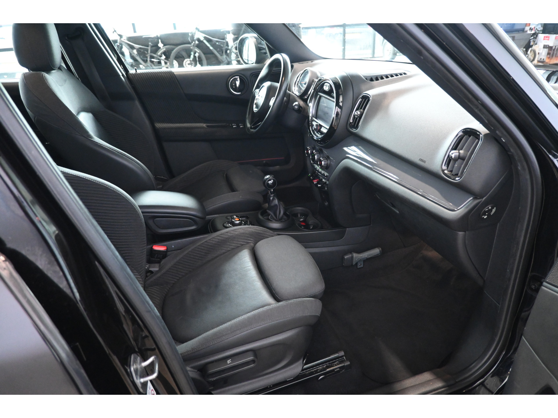 MINI Countryman 1.5 Cooper Dutch Made Edition Clima Cruise control Navigatie LED Licht metaal Inruil mogelijk