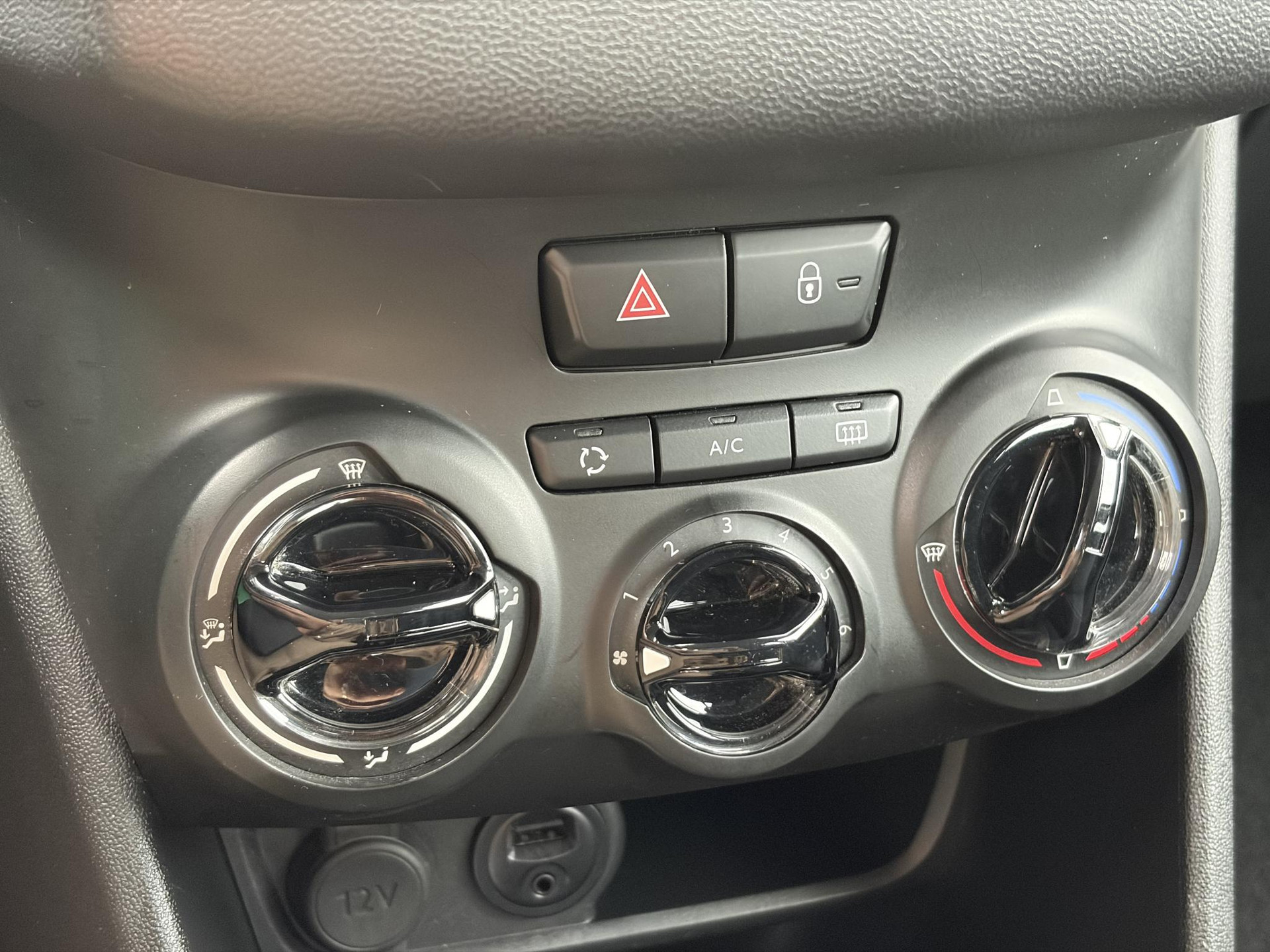 Peugeot 208 1.2 PureTech Blue Lion ✓2e Eigenaar✓Navi✓Carplay✓Airco✓Cruise✓Pdc✓5 Deurs✓N.A.P✓Zeer Zuinig✓Weinig Km✓Apk tot 10-2027
