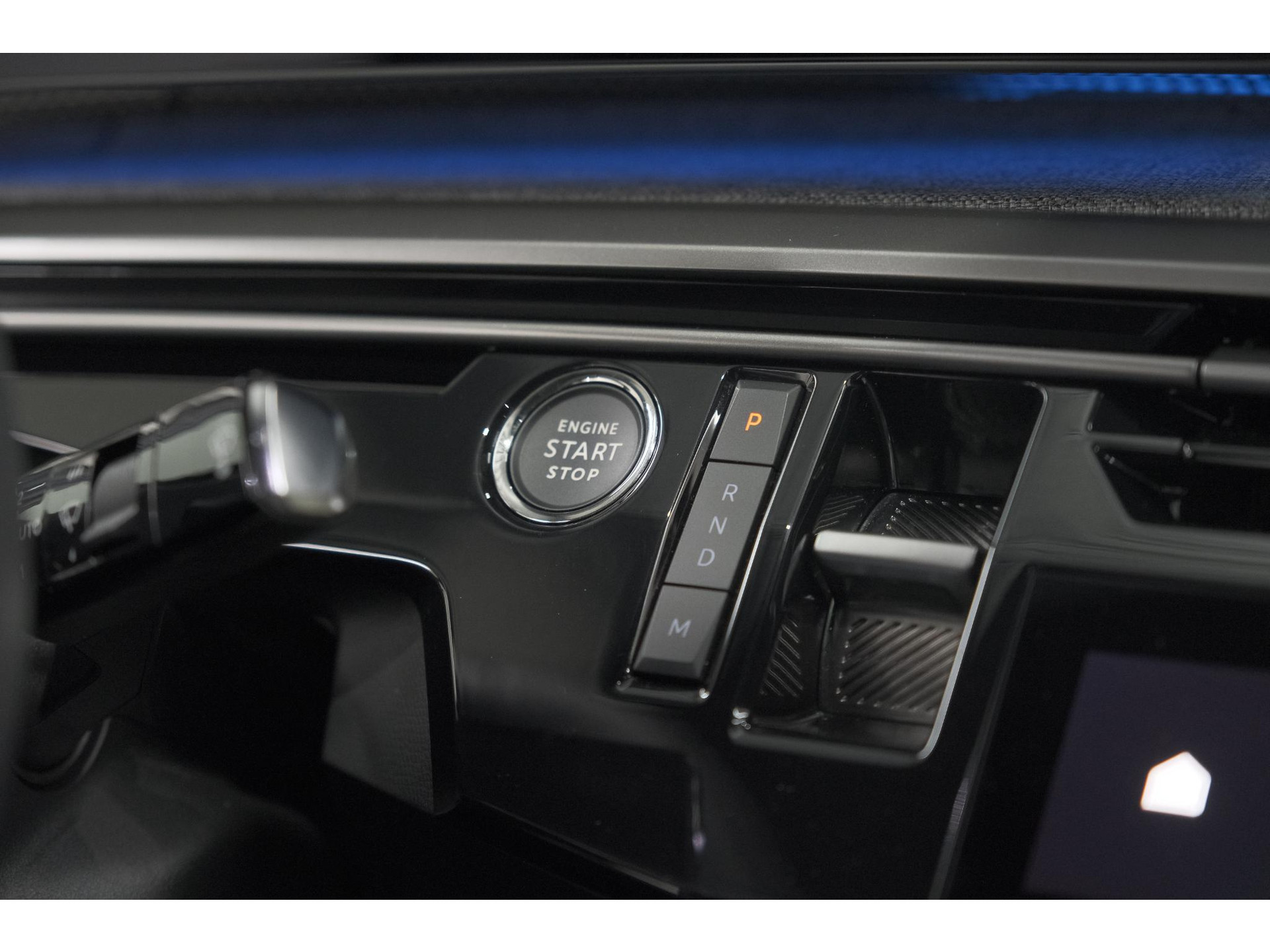 Peugeot 3008 1.2 Hybrid 136 GT | Elektrische Kofferklep | Camera | Adaptieve Cruise Control | Apple CarPlay