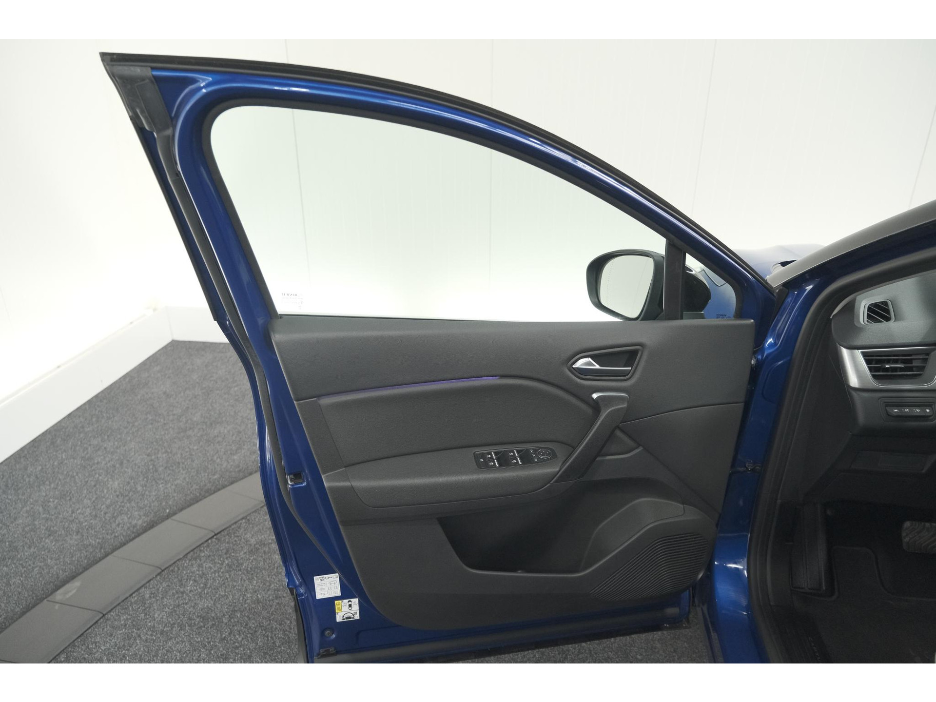 Renault Captur 1.6 E-Tech Plug-in Hybrid 160 Intens | Allseason Banden | Camera | 9.3 Inch Grootscherm | Apple Carplay