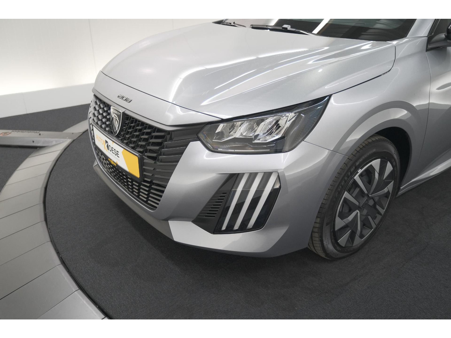 Peugeot 208 1.2 Hybrid 110 e-DCS6 Style | Direct Leverbaar | Apple Carplay | Parkeersensoren