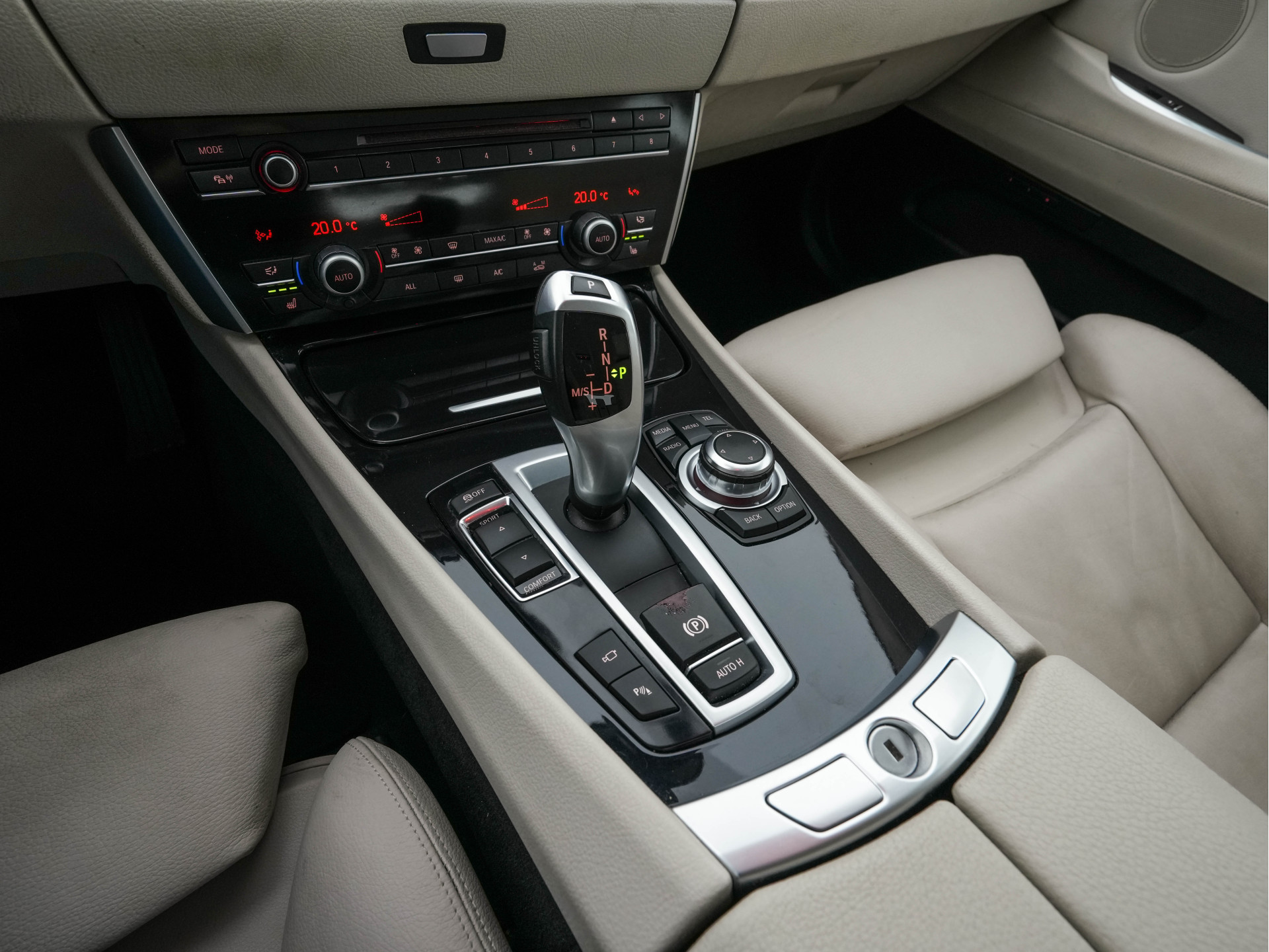 BMW 5-serie Gran Turismo 520d High Executive Aut. *HEAD-UP | ADAPTIVE-CRUISE | LUXURY-LEATHER | XENON | MEMORY-PACK | TOP-VIEW | HIFI-SOUND | NAVI-FULLMAP | ECC | PDC*