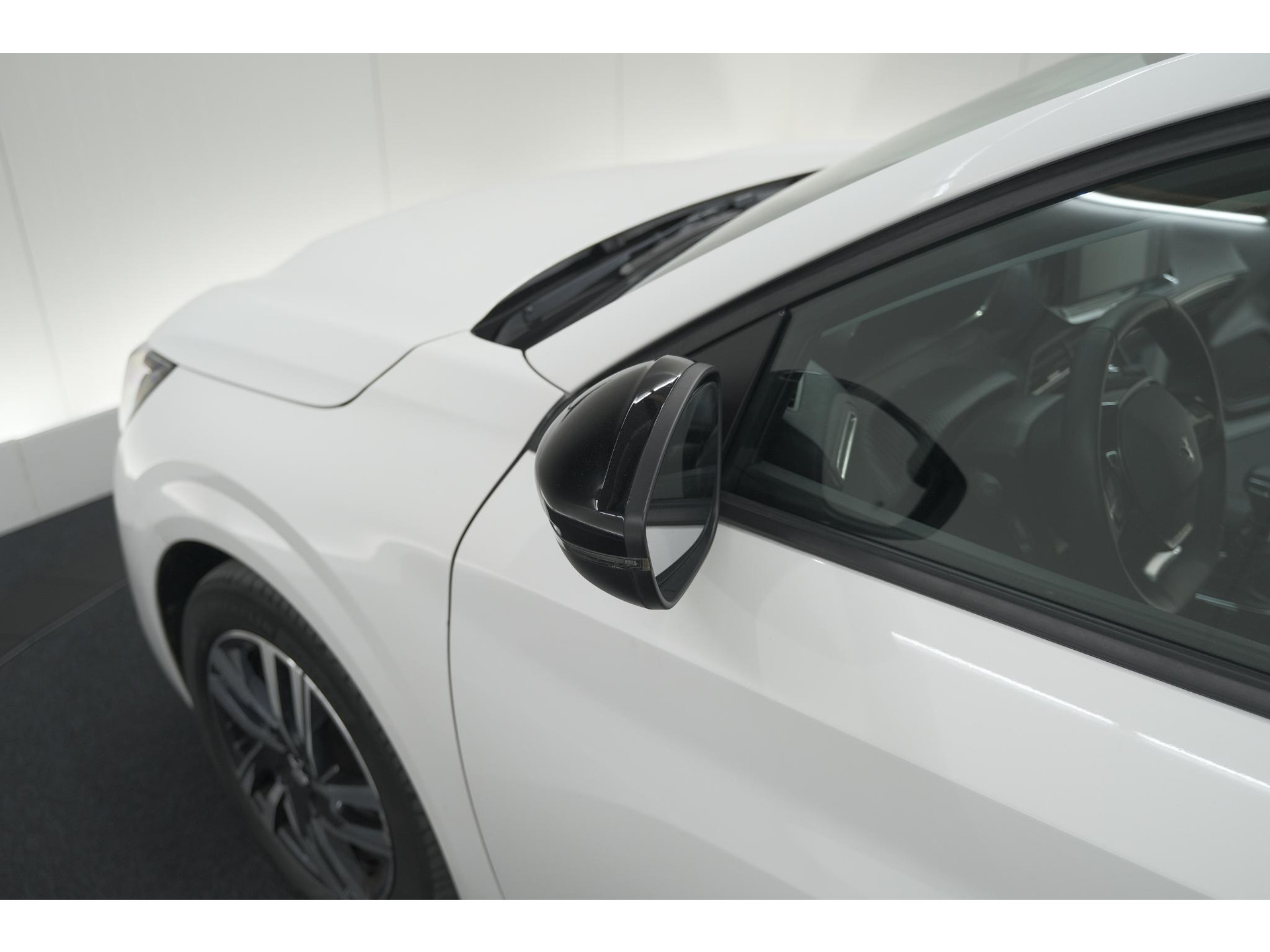 Peugeot 208 PureTech 100 PK Allure | Apple Carplay | Parkeersensoren | Lichtmetalen velgen