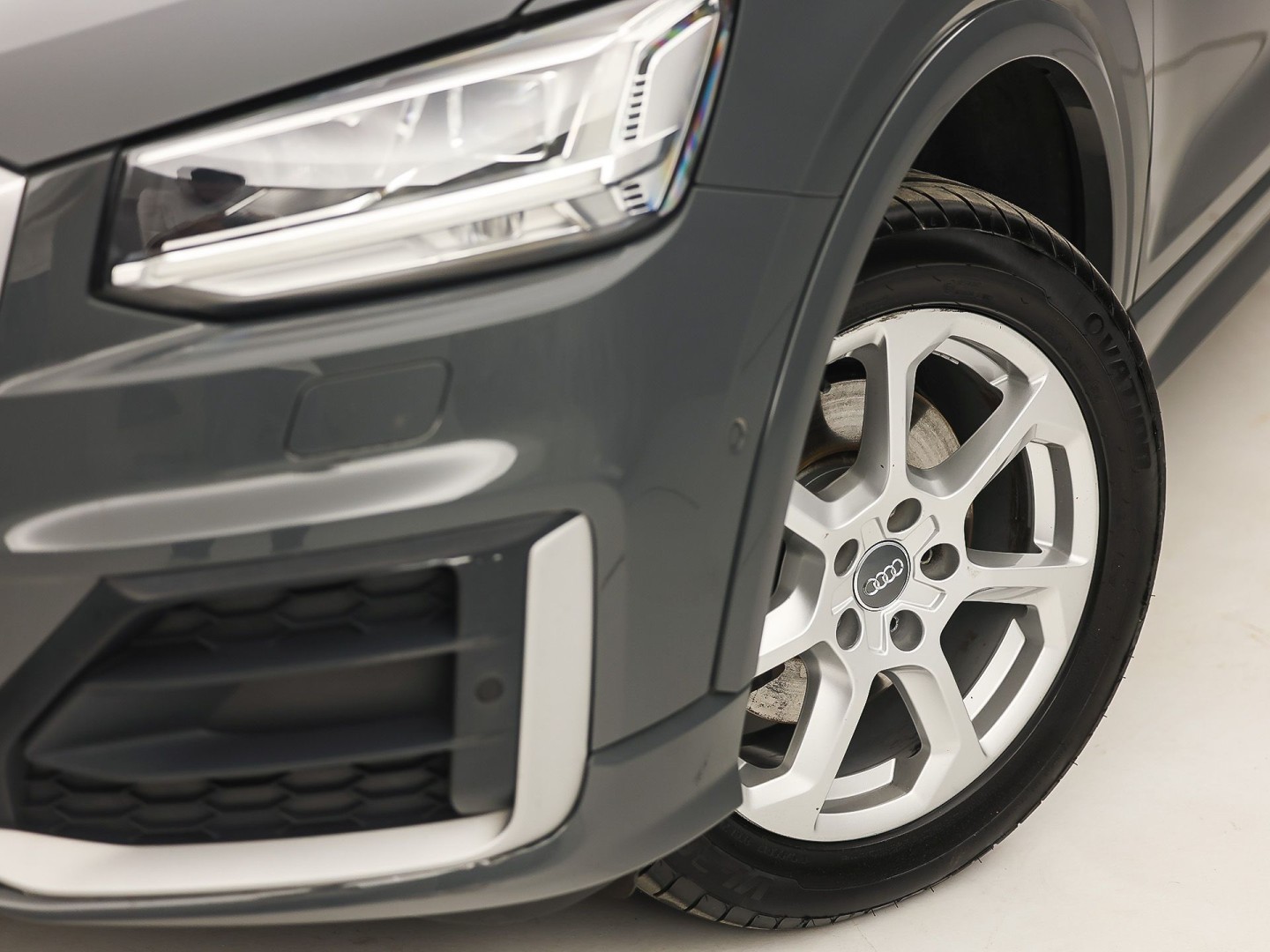 Audi Q2 1.4 TFSI S-Line Sport 150Pk Automaat (VIRTUAL COCKPIT, GROOT NAVI, CLIMATE, LEDER, STOELVERWARMING, SPORTSTOELEN, LED KOPLAMPEN, PARKEERSENSOREN, NIEUWSTAAT)