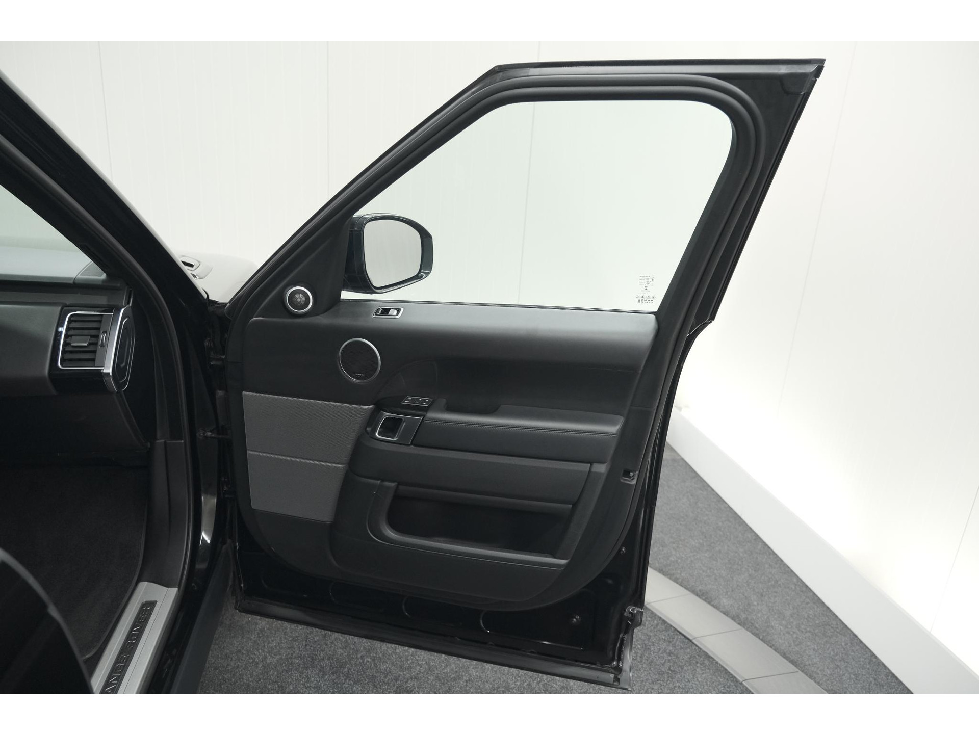 Land Rover Range Rover Sport 3.0 SDV6 HSE Dynamic 3500kg trekgewicht - BTW - Zwart/Zwart