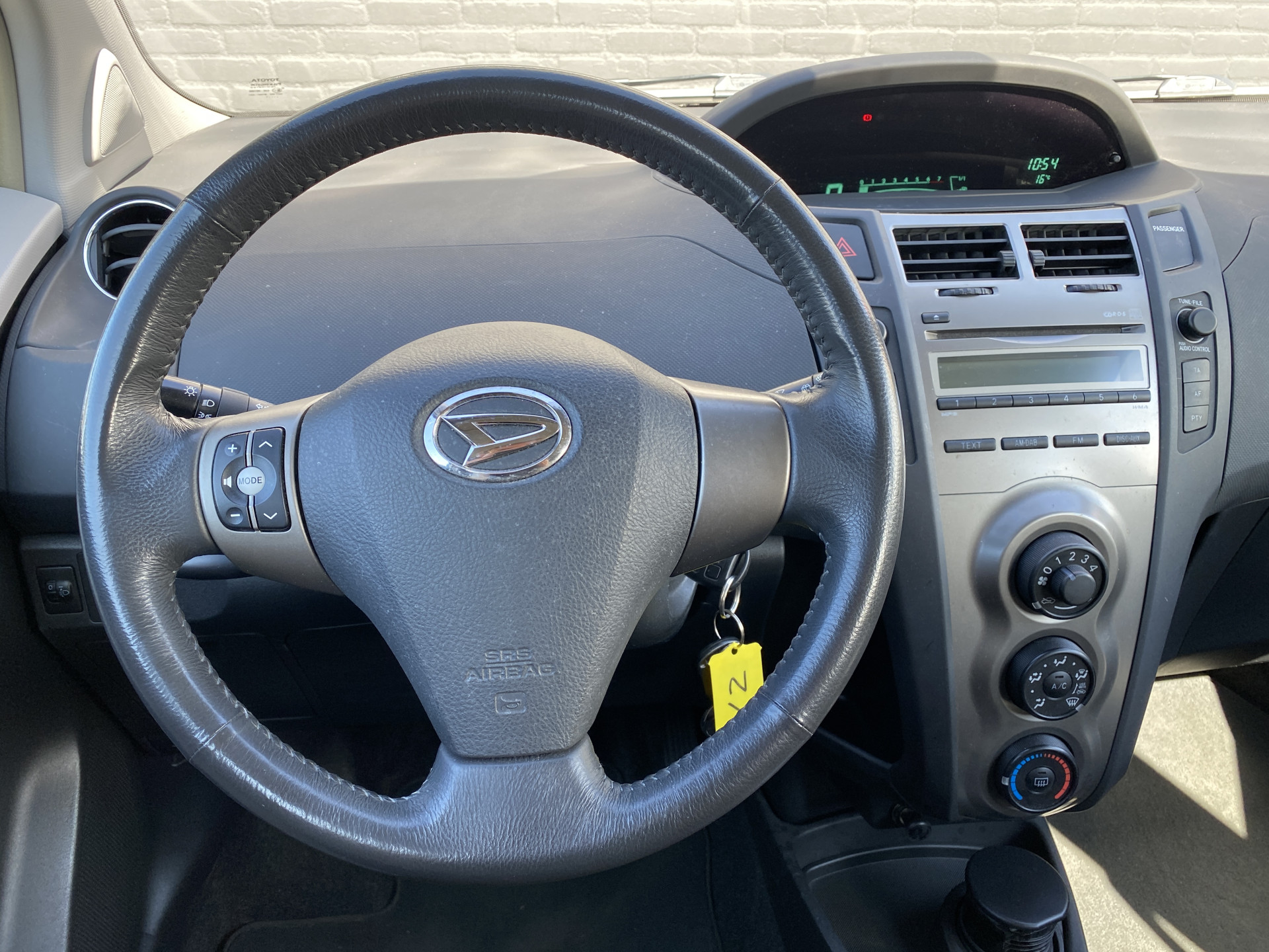 Daihatsu Charade 1.3 City AUT. | dealer onderhouden | airco | trekhaak | parkeersensoren | schuifbank | elektrisch pakket