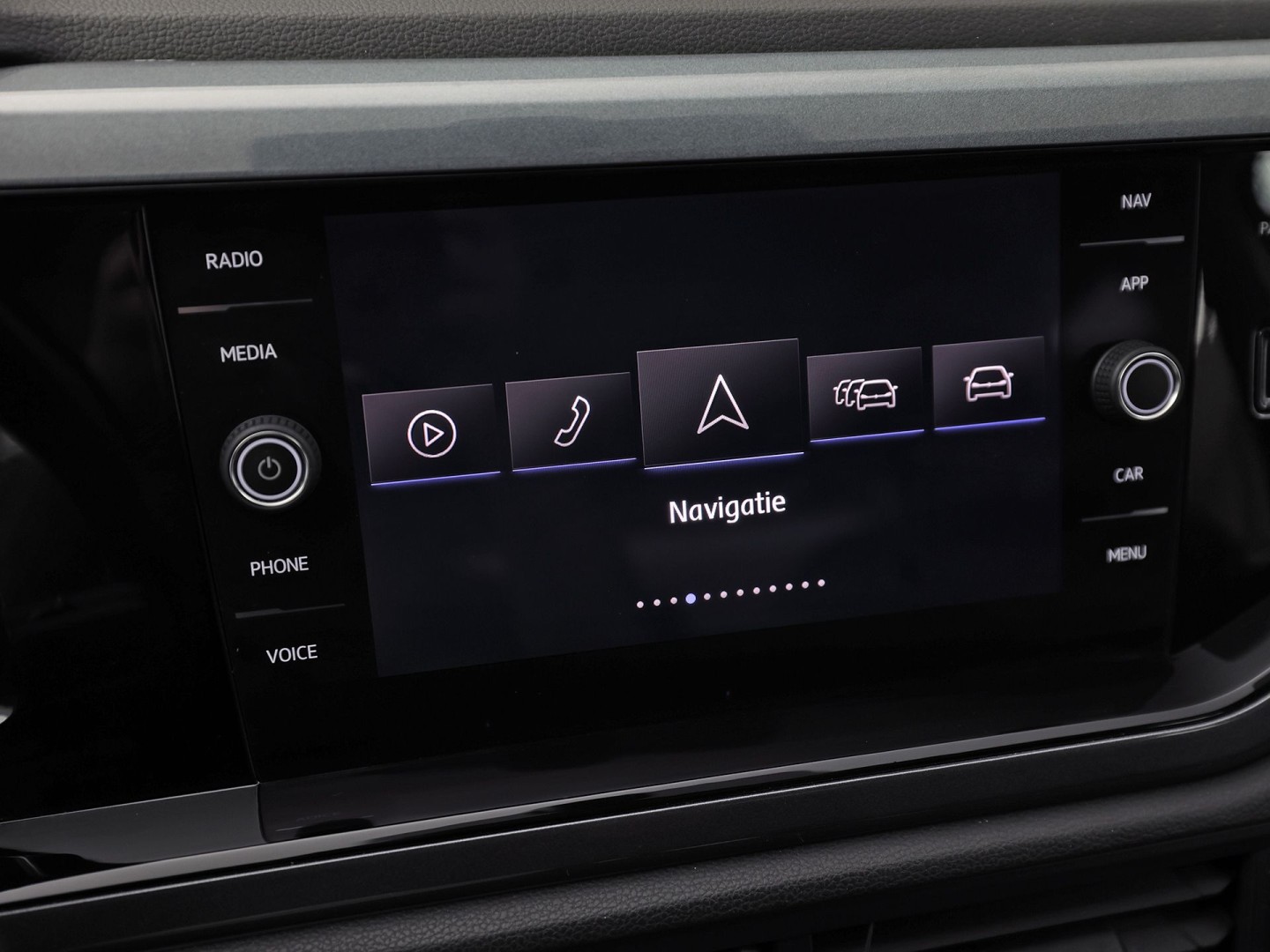 Volkswagen Polo 1.0 TSI Sportline Automaat (VIRTUAL COCKPIT, APPLE CARPLAY, GROOT NAVI, CLIMATE, CAMERA, STOELVERWARMING, SPORTSTOELEN, GETINT GLAS, KEYLESS START, ADAPTIVE CRUISE, NIEUWSTAAT)