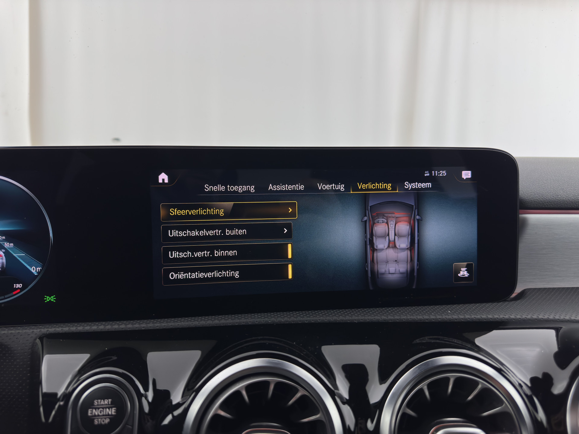 Mercedes-Benz A-klasse 160 AMG-Sportpack Business-Solution (INCL-BTW) *WIDESCREEN-DIGI-COCKPIT | FULL-LED | LEATHER-MICROFIBRE | CAMERA | DYNAMIC-SELECT | CRUISE | HEATED-SPORTSEATS | PRIVACY-GLASS | DAB | AMBIENT-LIGHT | 18"ALU*