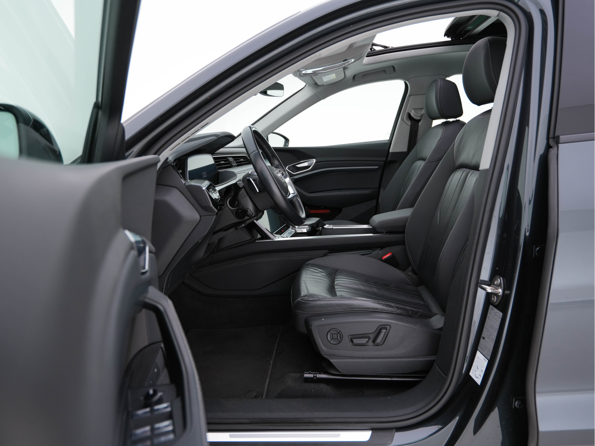 Audi e-tron Sportback 55 Quattro Business-Edition-Plus 95 kWh [ 3-Fase ] Aut. *PANO | MILANO-LUXURY-LEATHER |  ADAPTVE-CRUISE | DIGI-COCKPIT | FULL-LED | MEMORY-PACK | KEYLESS | NAVI-FULLMAP | AUDI-SOUND | COMFORT-SEATS | 20''ALU*