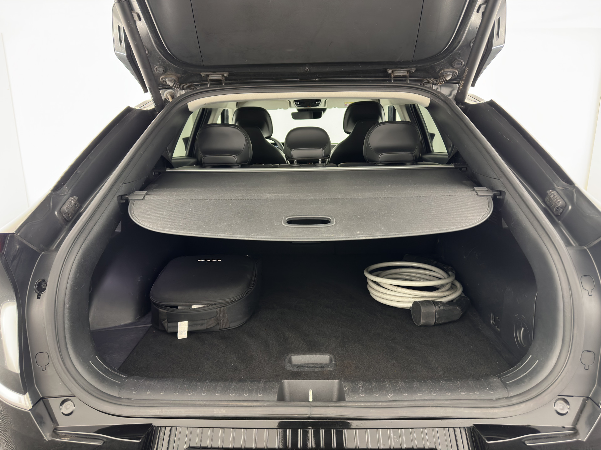 Kia EV6 Plus 77.4 kWh [ 3-Fase ] SOH100% (INCL-BTW) Aut. *LEATHER | ADAPTIVE-CRUISE | DIGI-COCKPIT | MERIDIAN-AUDIO | MEMORY-PACK | FULL-LED | KEYLESS | CAMERA | DAB | BLIND-SPOT | NAVI-FULLMAP | PRIVACY-GLASS | AMBIENT-LIGH