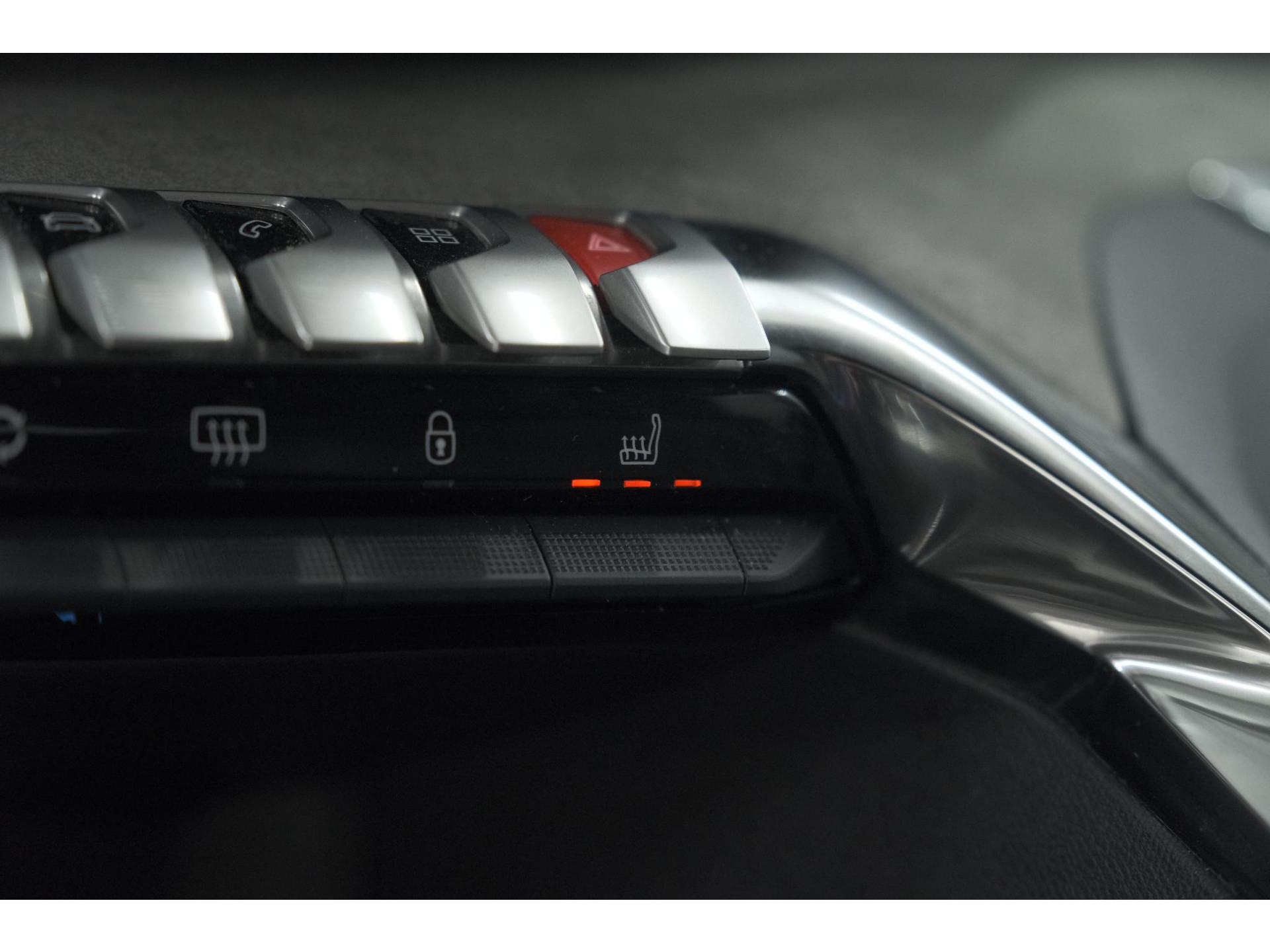 Peugeot 3008 PureTech 130 EAT8 GT | Adaptieve Cruise Control | Elektronische Kofferklep | Camera | Dodehoekdetectie