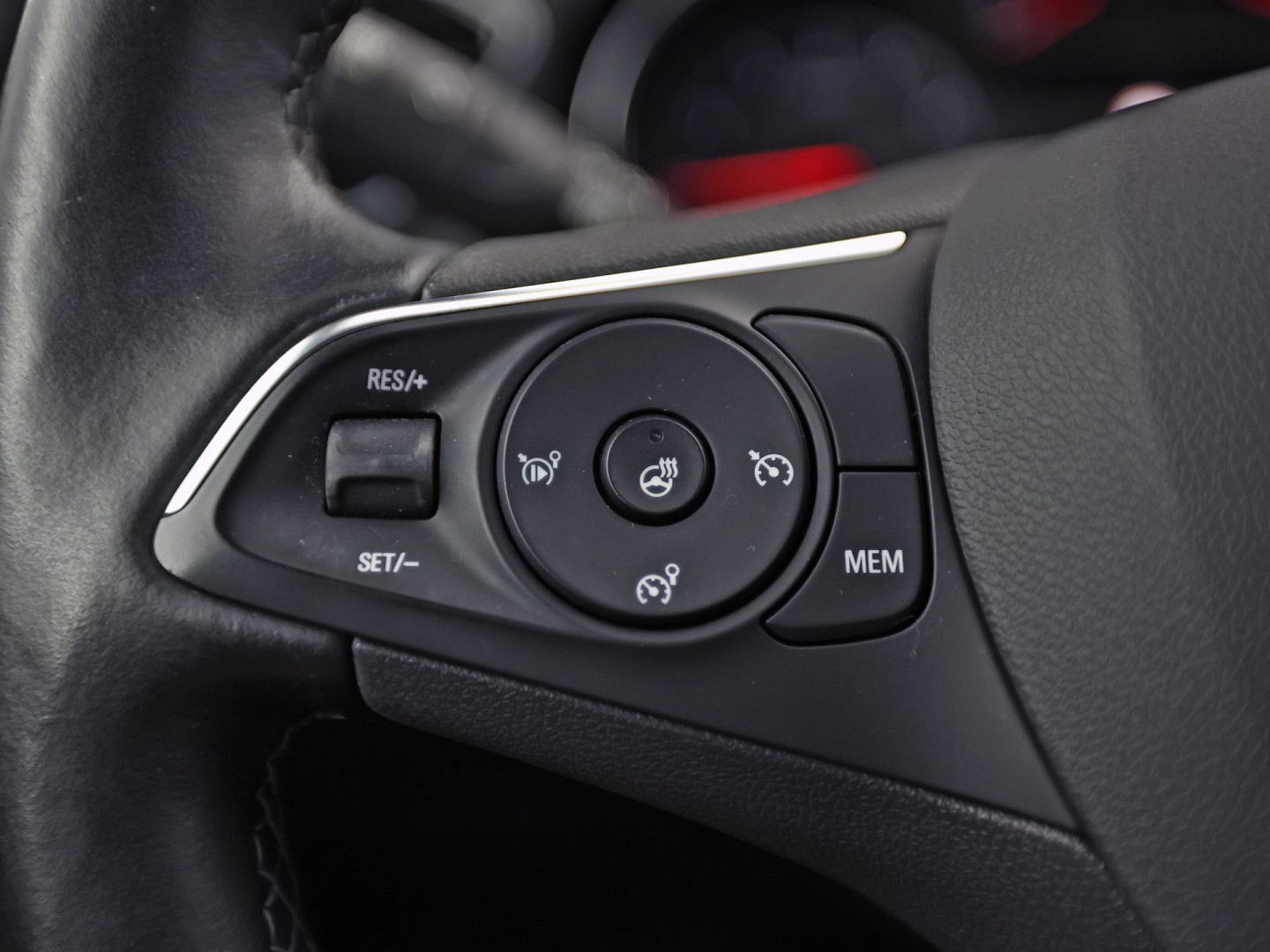 Opel Grandland X 1.2 Turbo Ultimate Sport Automaat (APPLE CARPLAY, MEMORY SEAT, STOELVERWARMING/KOELING, 360 CAMERA, STUURWIEL VERWARMD, KEYLESS, GETINT GLAS, NIEUWSTAAT)