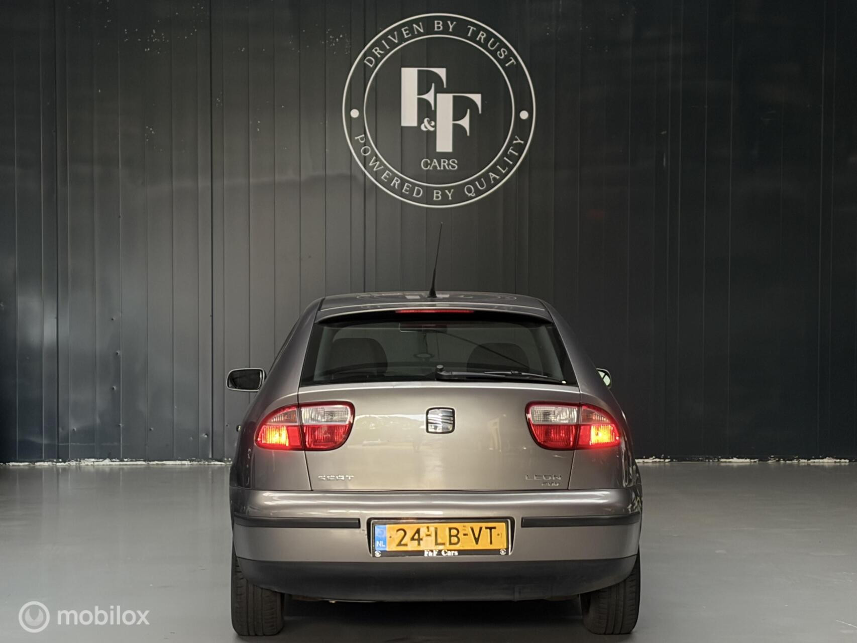 SEAT Leon 1.8-20V Signo | Automaat | Airco | NAP | 5-Deurs