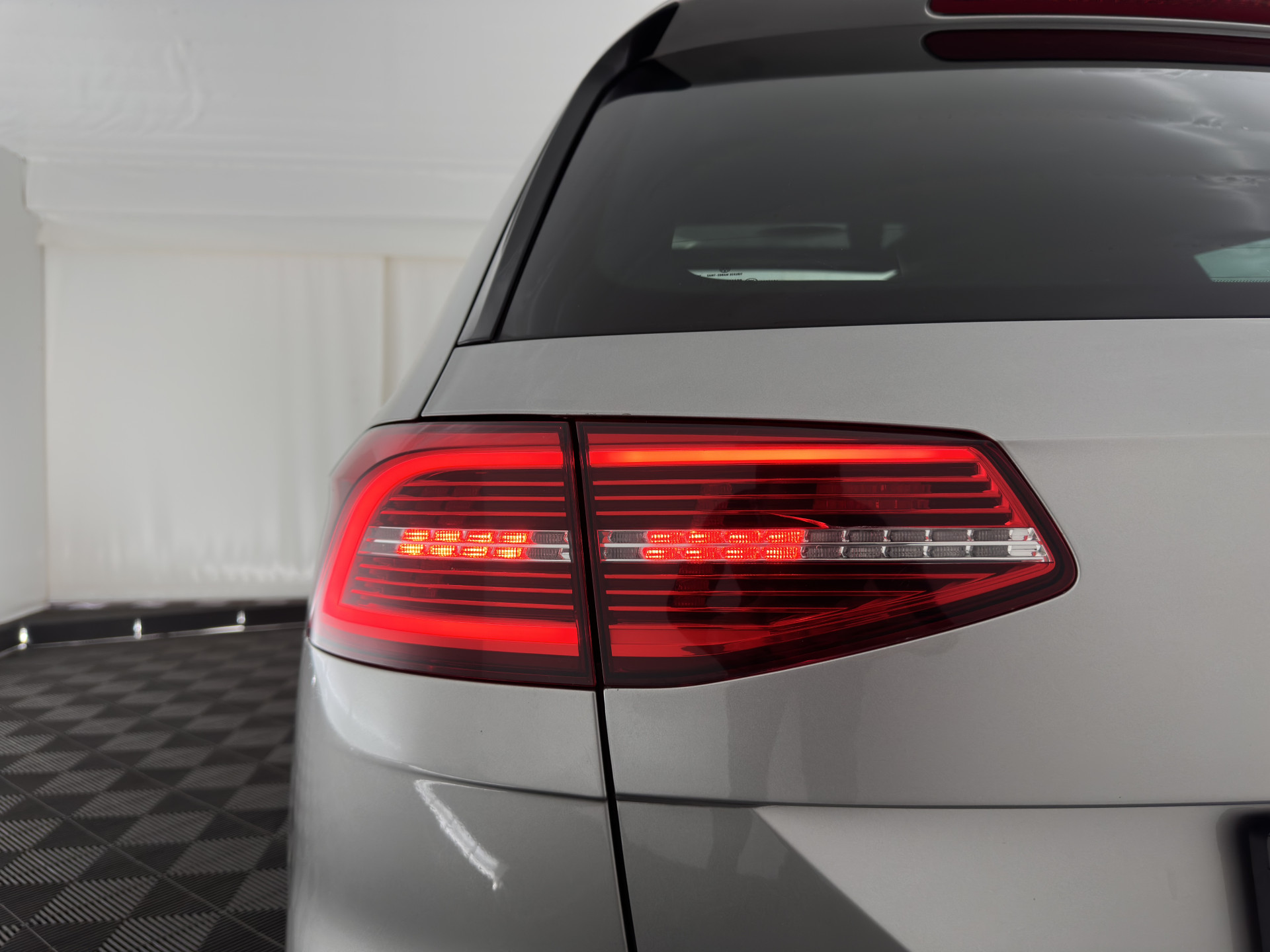 Volkswagen Passat Variant 1.4 TSI GTE Highline Plug-in Aut. *PANO | LEATHER-ALCANTARA | FULL-LED | CAMERA | NAVI-FULLMAP | ADAPTIVE-CRUISE | HEATED-ERGONOMIC-SPORTSEATS | KEYLESS | PDC | ECC | PRIVACY-GLASS | TOWBAR | AMBIENT-LIGHT | KEYLESS | ..