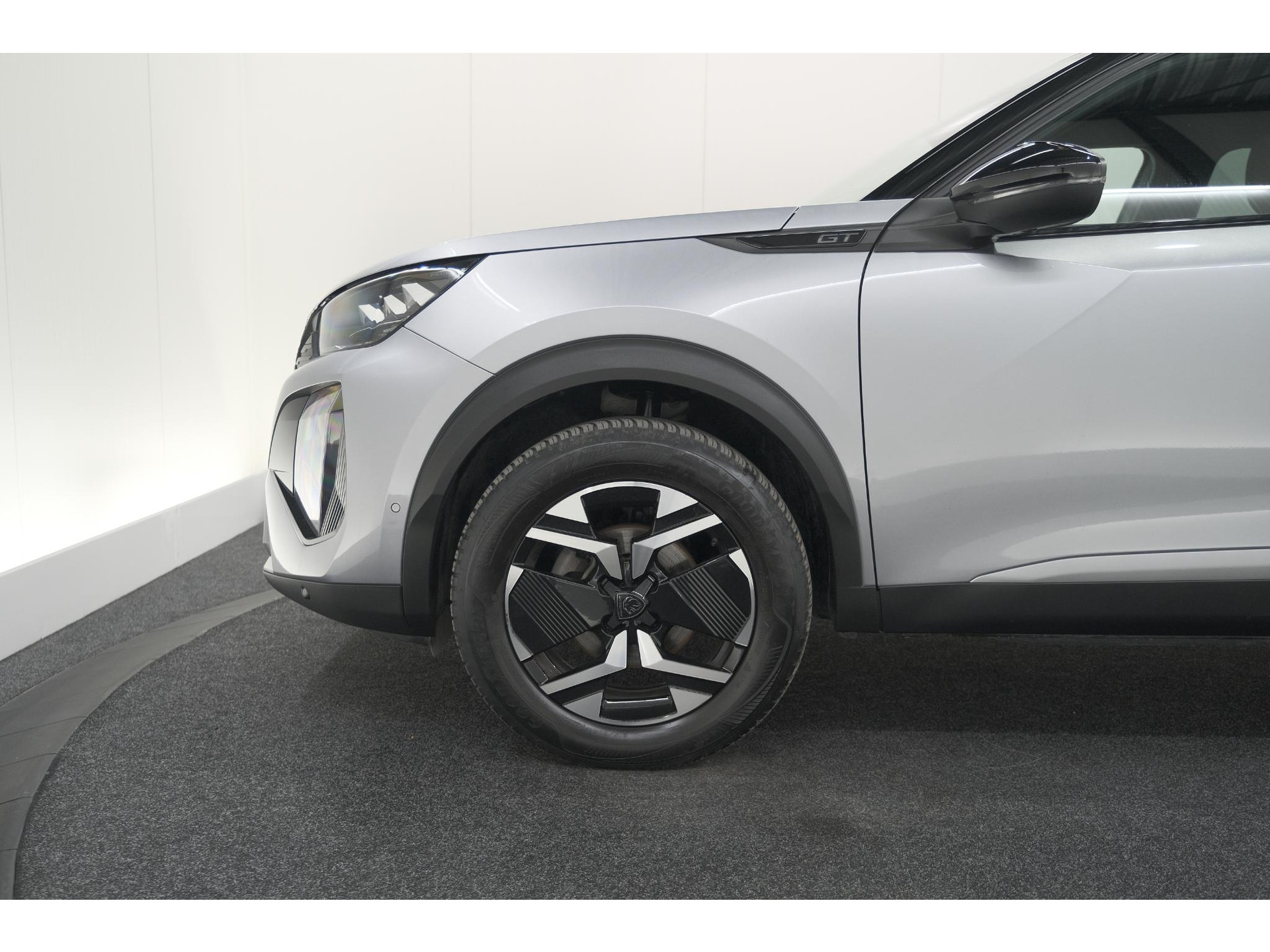 Peugeot 2008 PureTech 130 EAT8 GT | 360 Camera | Adaptieve Cruise Control | Dodehoekdetectie | Navigatie