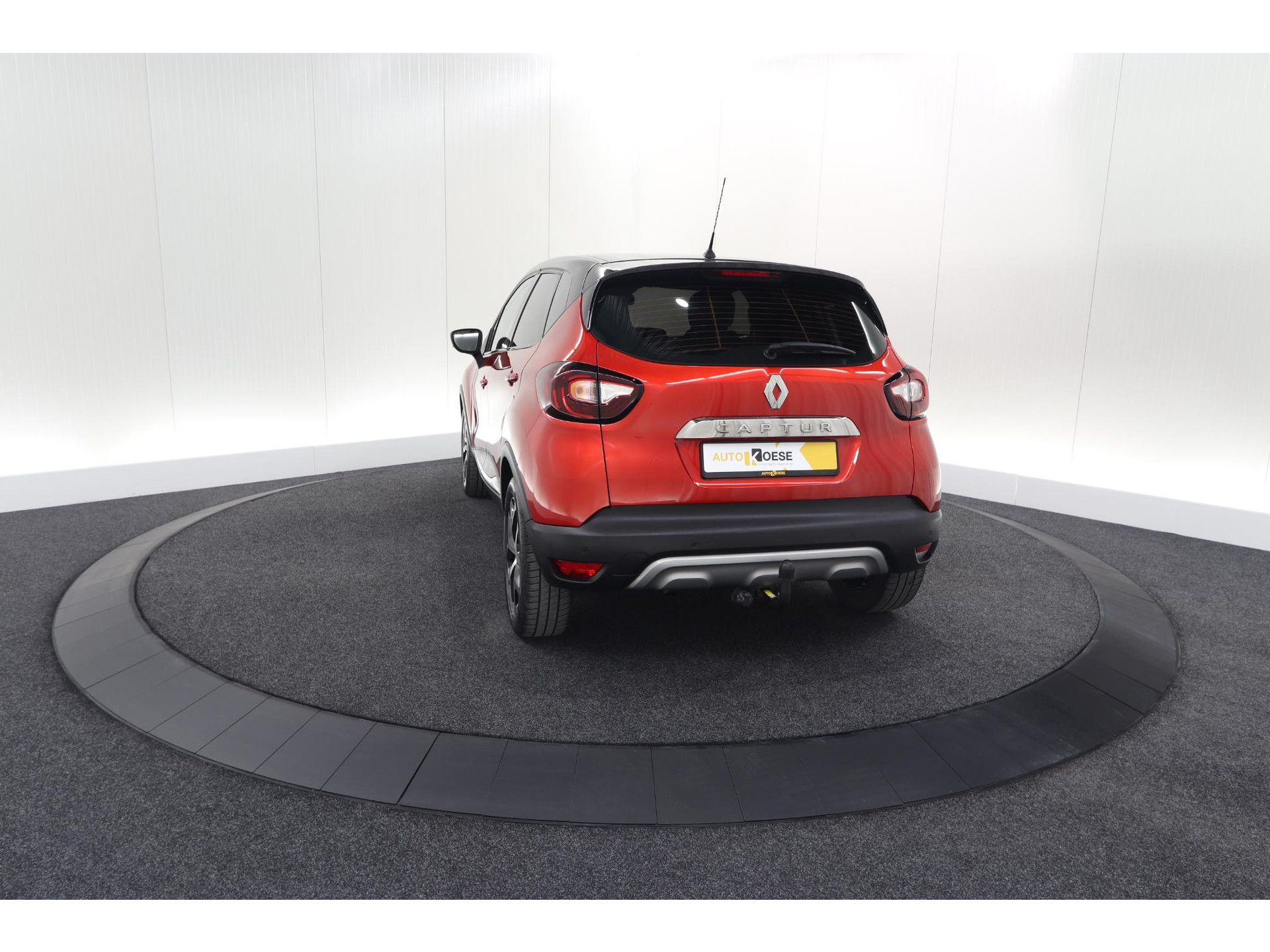 Renault Captur TCe 120 EDC Intens | Trekhaak | Camera | Navigatie | Parkeersensoren