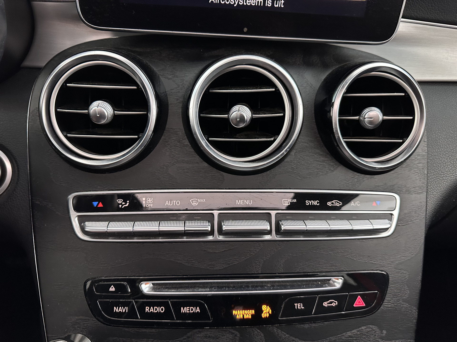 Mercedes-Benz GLC-klasse Coupé 250 d 4MATIC AMG Sport Edition (INCL-BTW) *PANO | LEATHER | FULL-LED | MEMORY-PACK | TOPVIEW | HEATED-SPORTSEATS | NAVI-FULLMAP | PRIVACYGLASS | SHIFTPADDLES | ECC | PDC | CRUISE | 19''ALU*