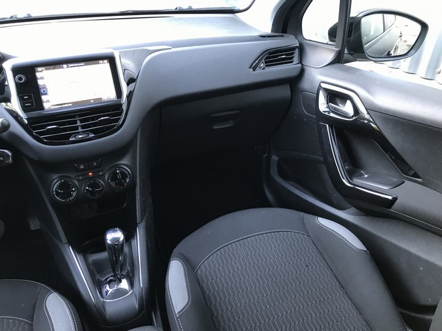 Peugeot 208 1.2 Automaat - V E R K O C H T