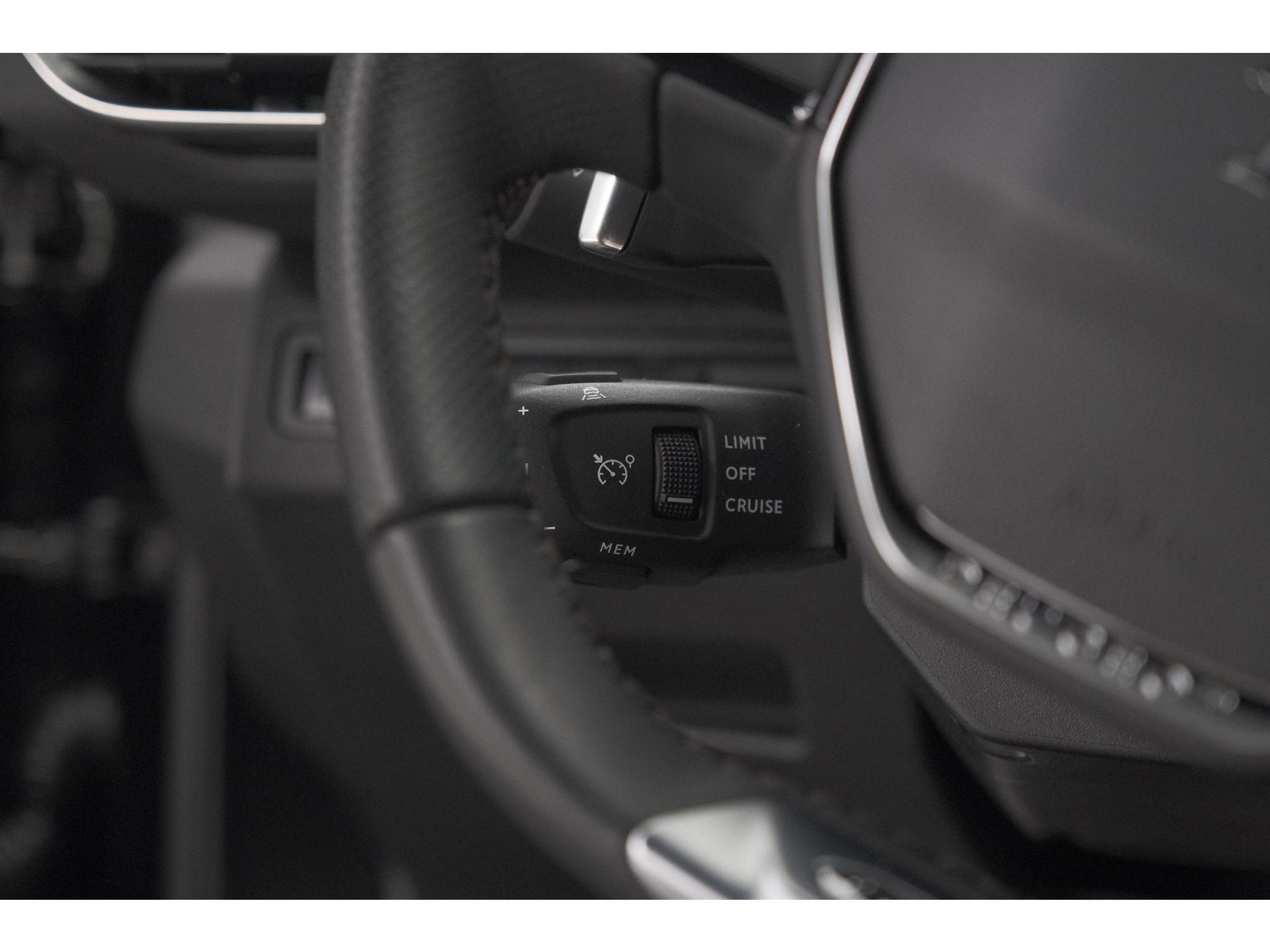 Peugeot 3008 PureTech 130 EAT8 GT Black Pack | Camera | Adaptieve Cruise Control | Elektronische Kofferklep | Apple Carplay